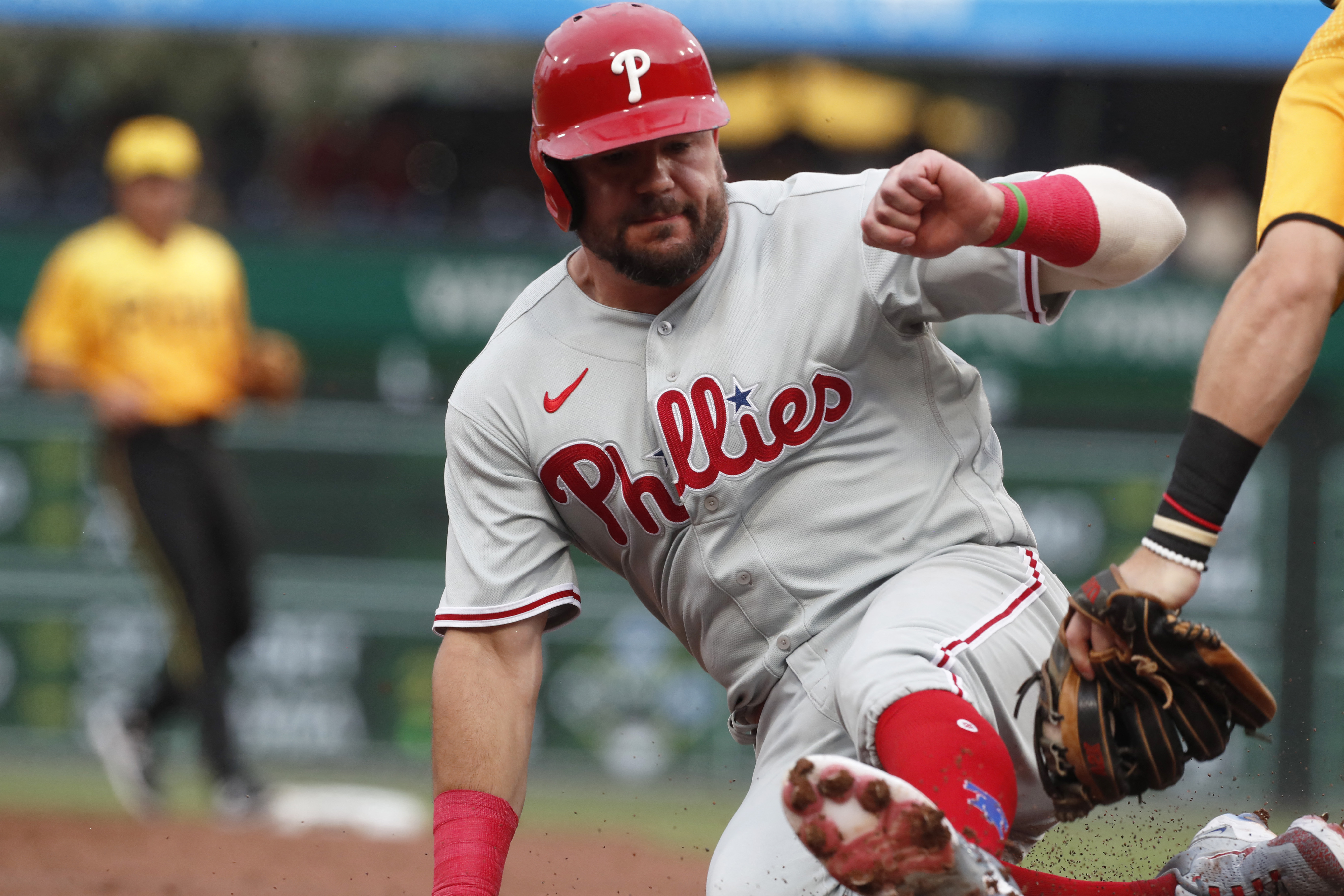 Kyle Schwarber blasted a 2-run HR as Phillies edged-Pirates