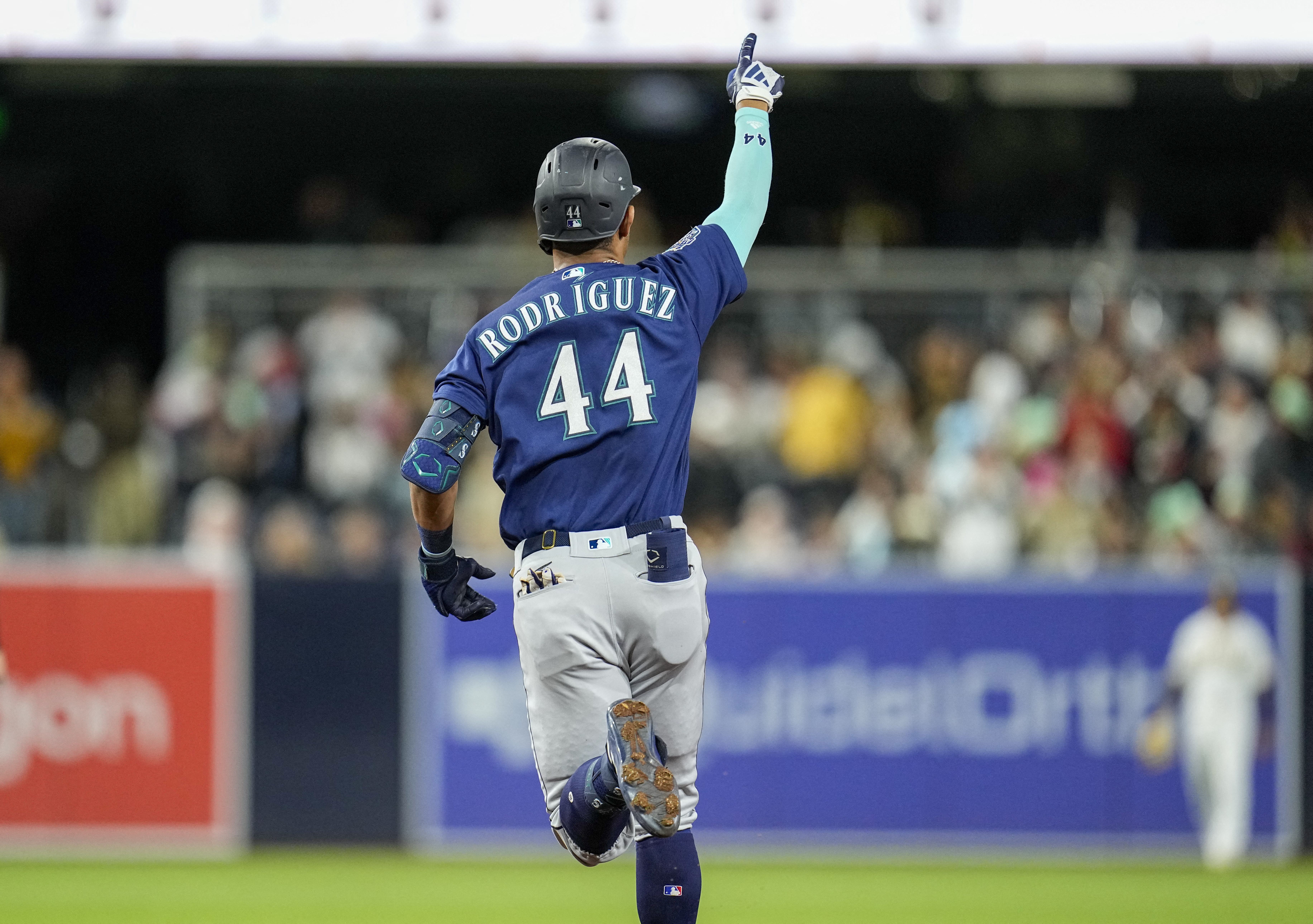 Logan Gilbert keeps Padres at bay as Mariners snap skid