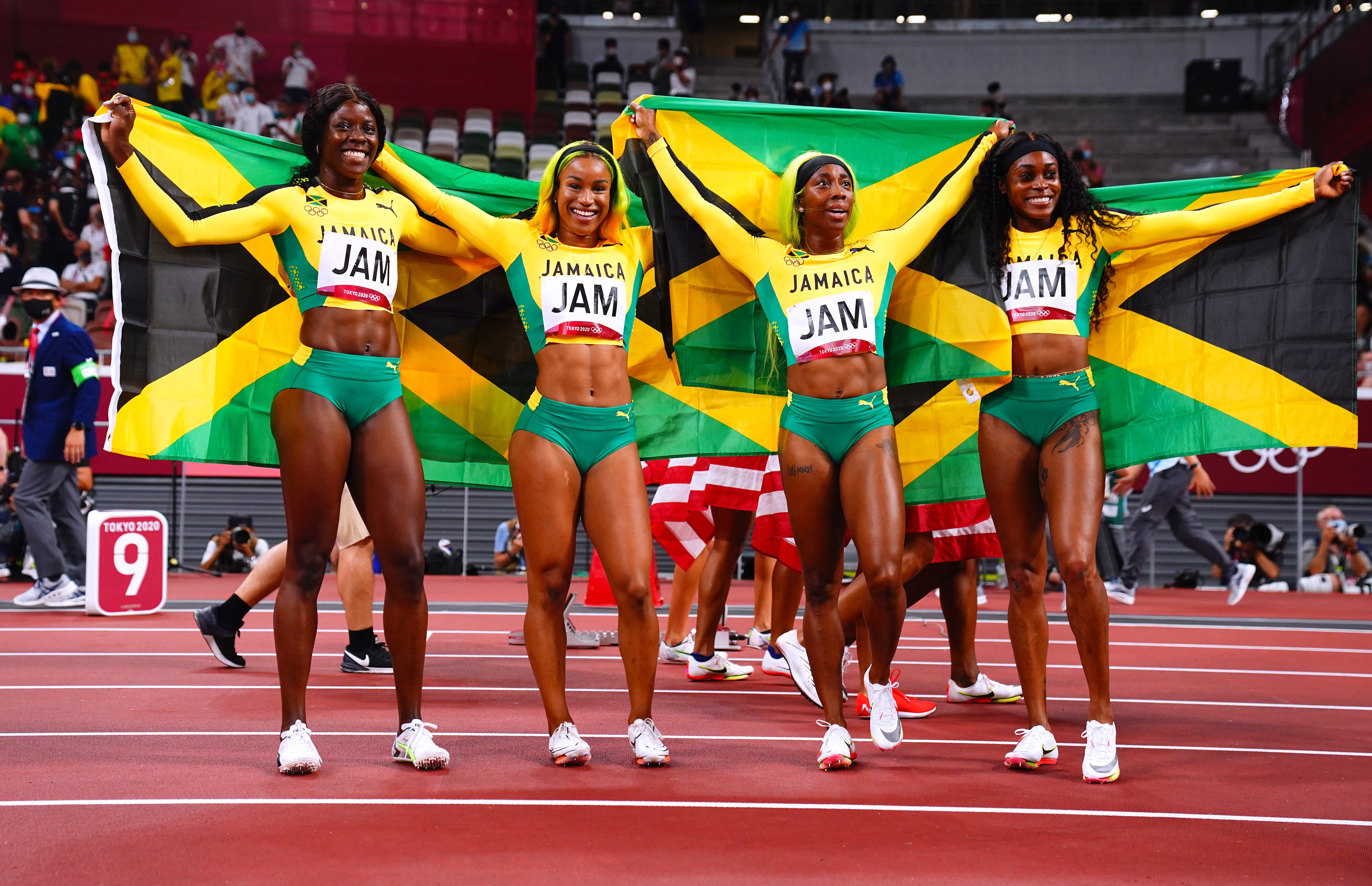 Athletics-Jamaican women underline sprint dominance with big relay