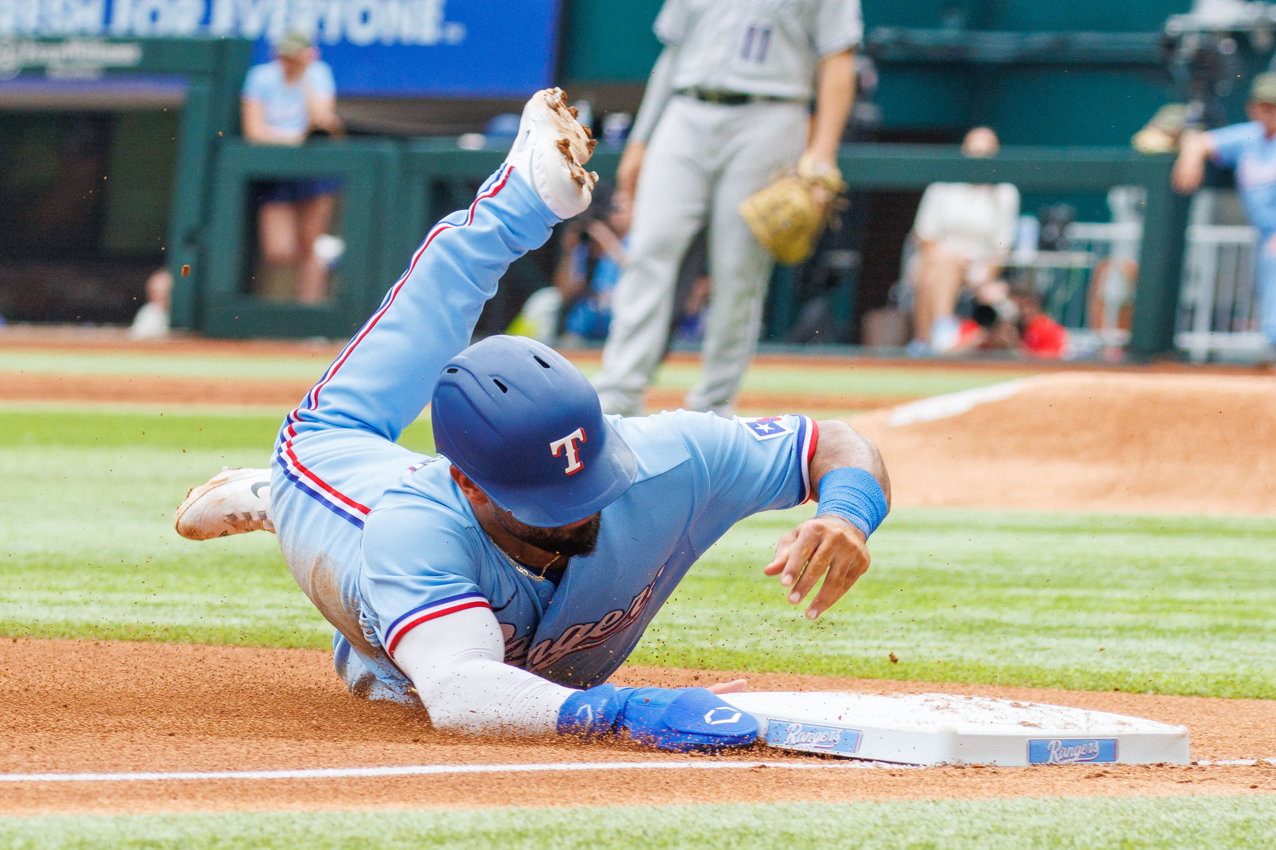 Josh Jung, Corey Seager homer as Rangers sweep Rockies