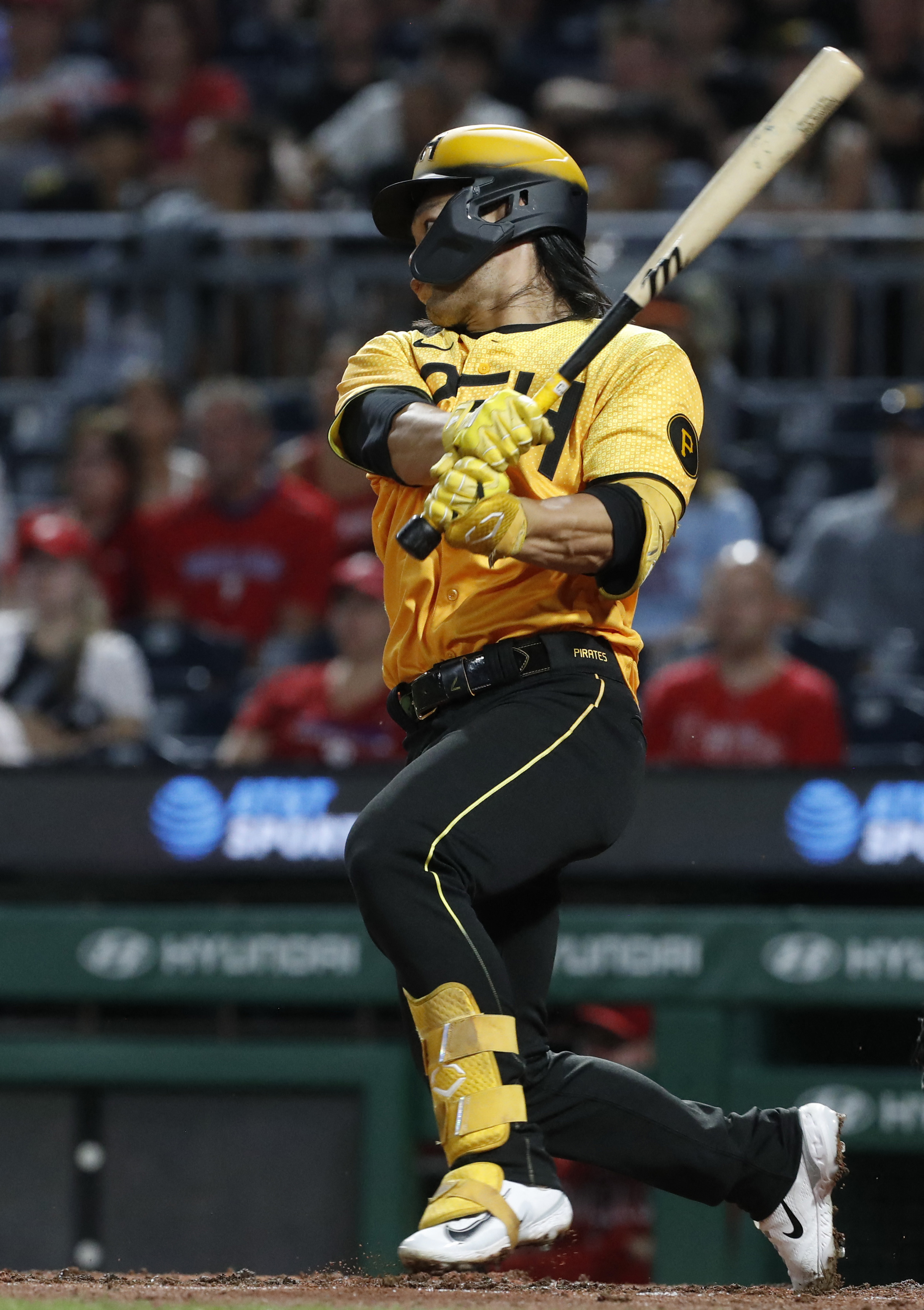 Kyle Schwarber homers, but Pittsburgh Pirates top Philadelphia