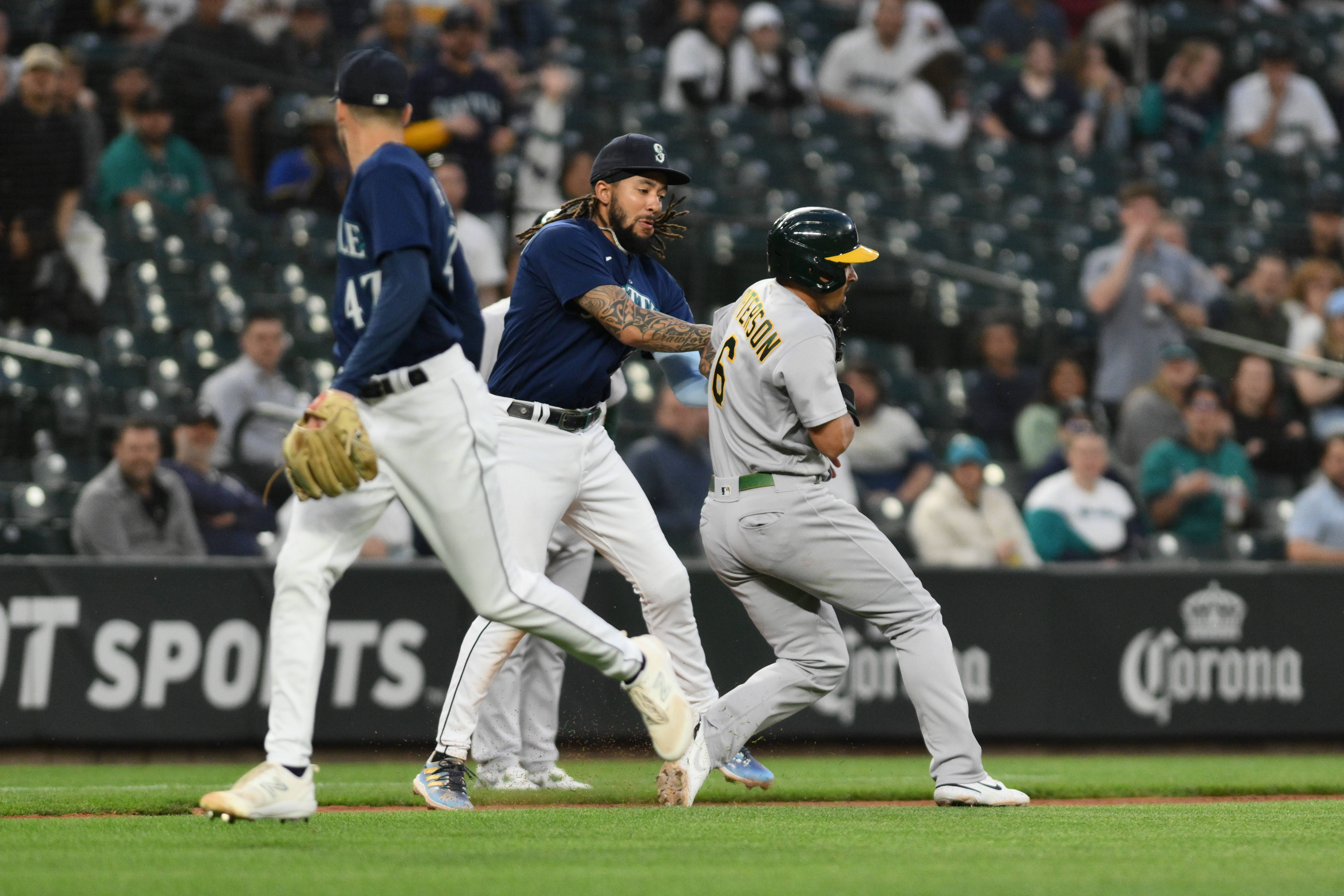 Dodgers: Former Dodgers Word Series Champion Aj Pollock Hits Baseball  Milestone - Inside the Dodgers