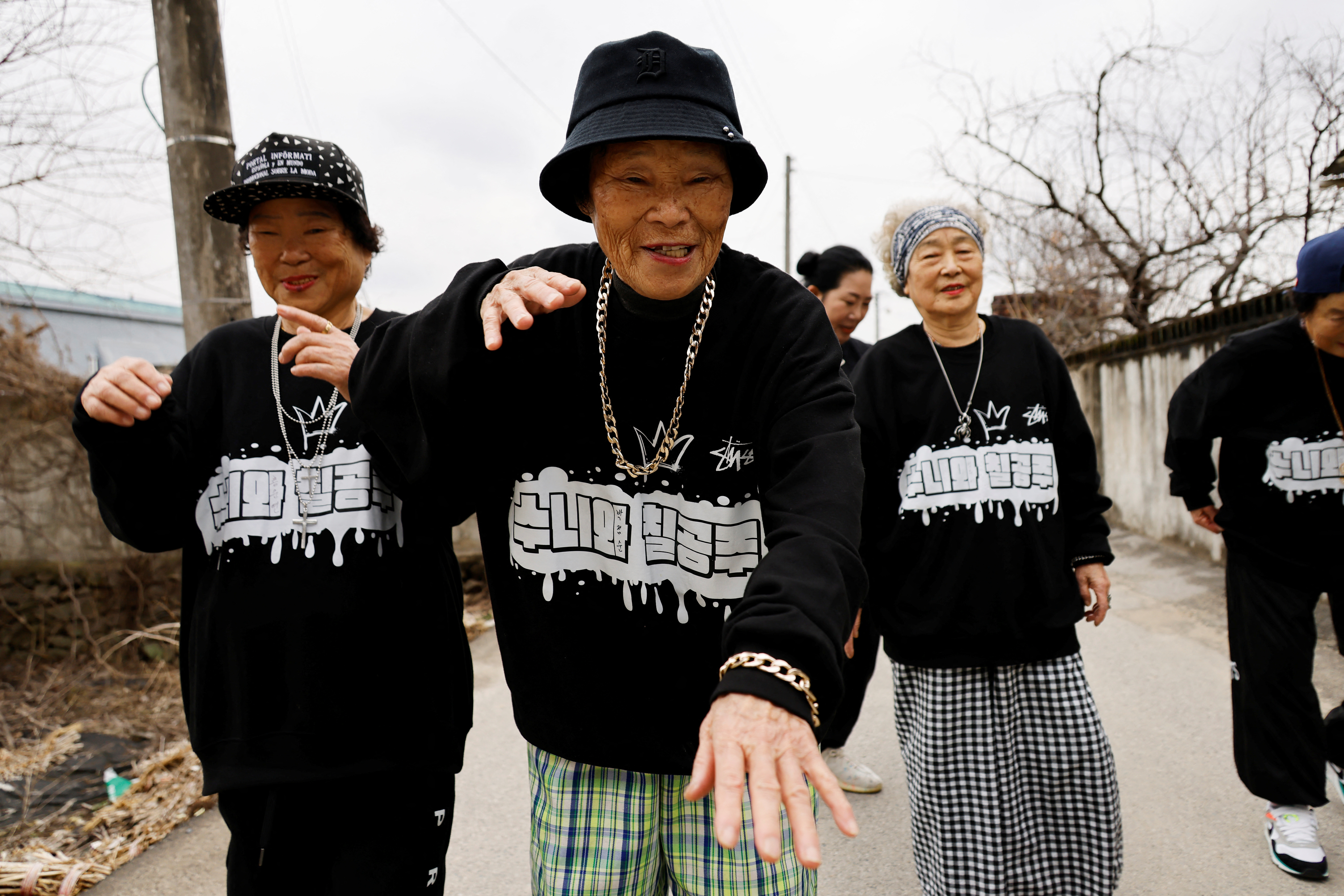Down on the farm, South Korean granny rappers drop the beat