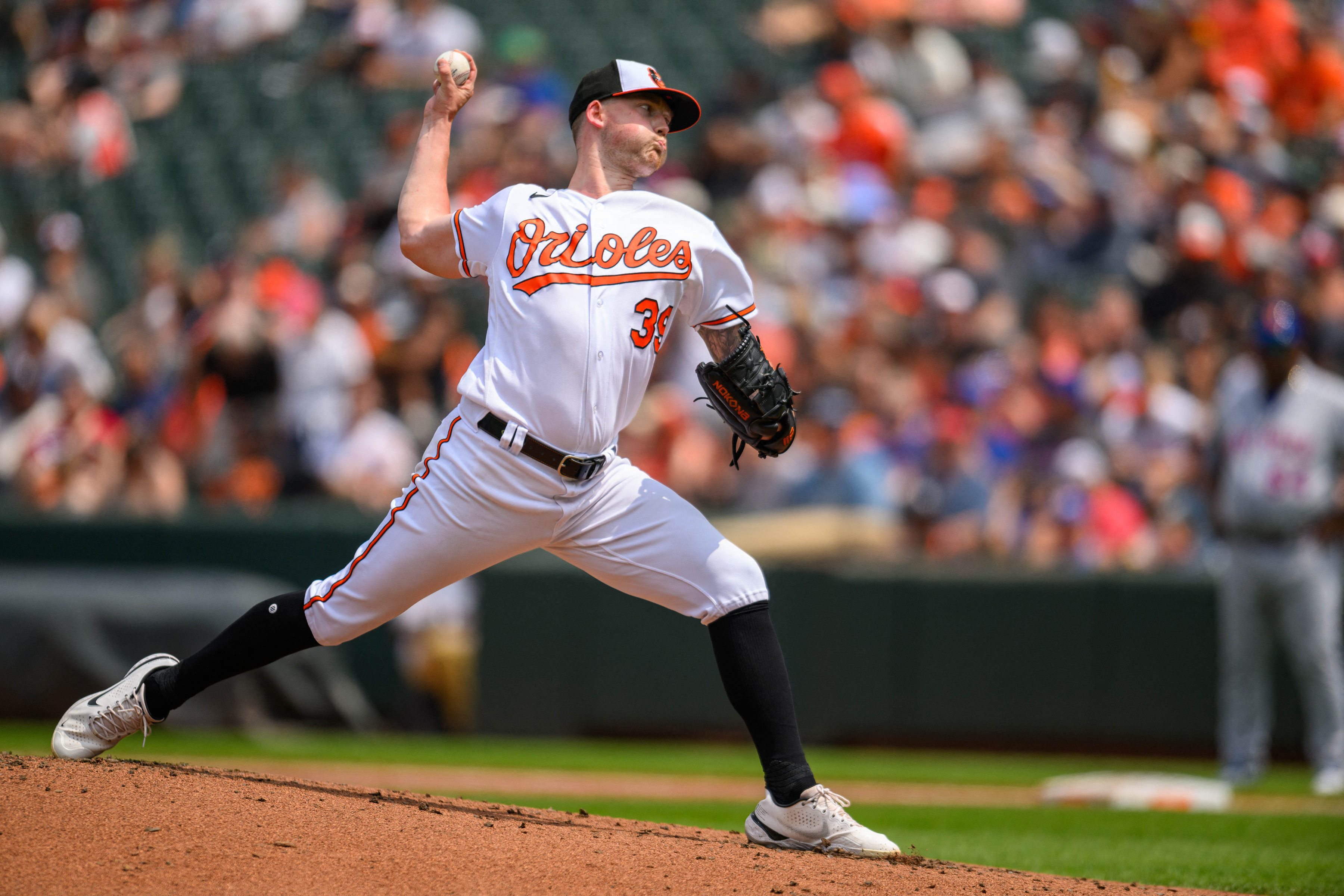 Orioles put away Mets 2-0 to finish sweep