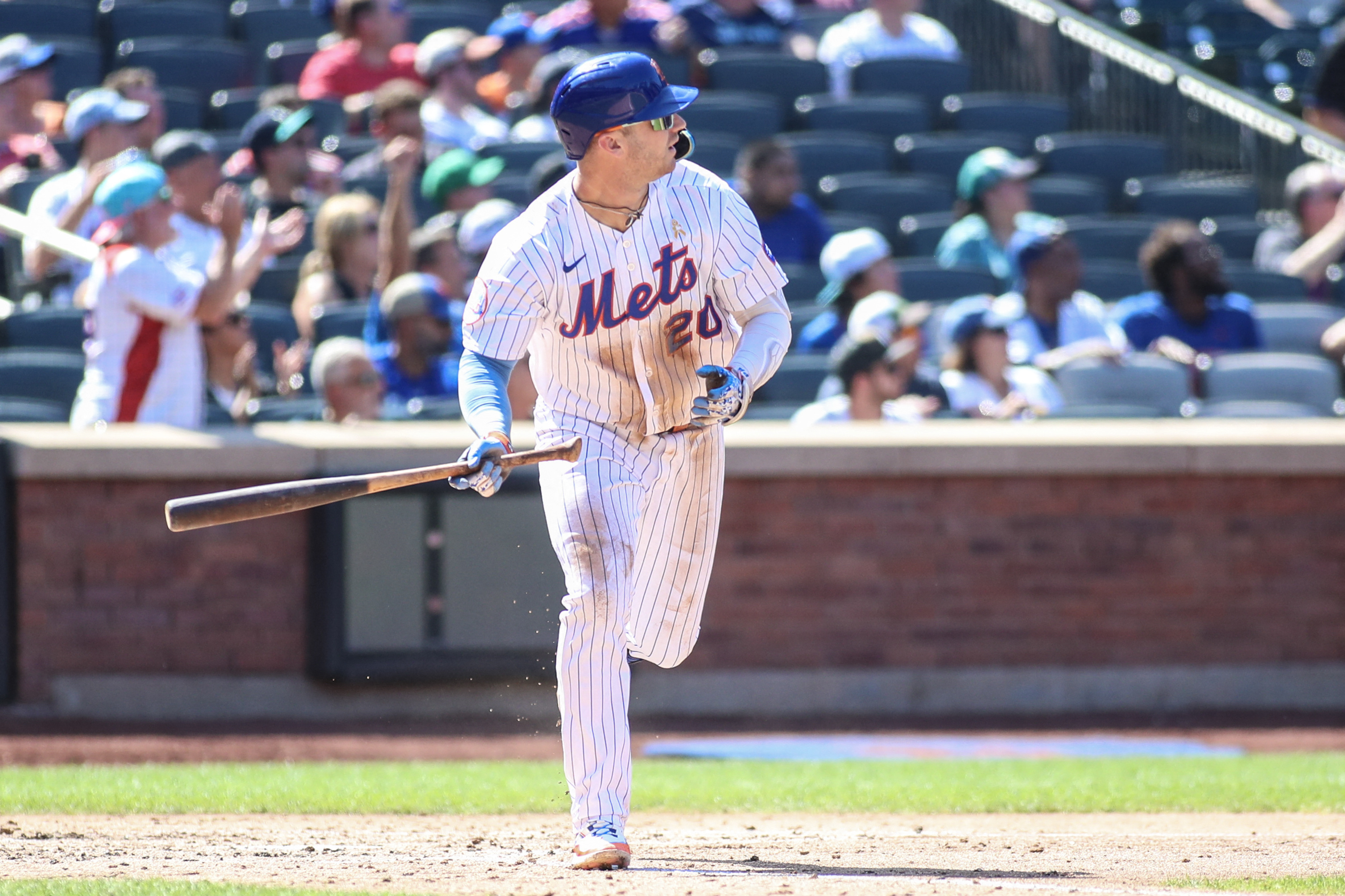 Pete Alonso reaches 40 homers, 100 RBIs vs. Mariners