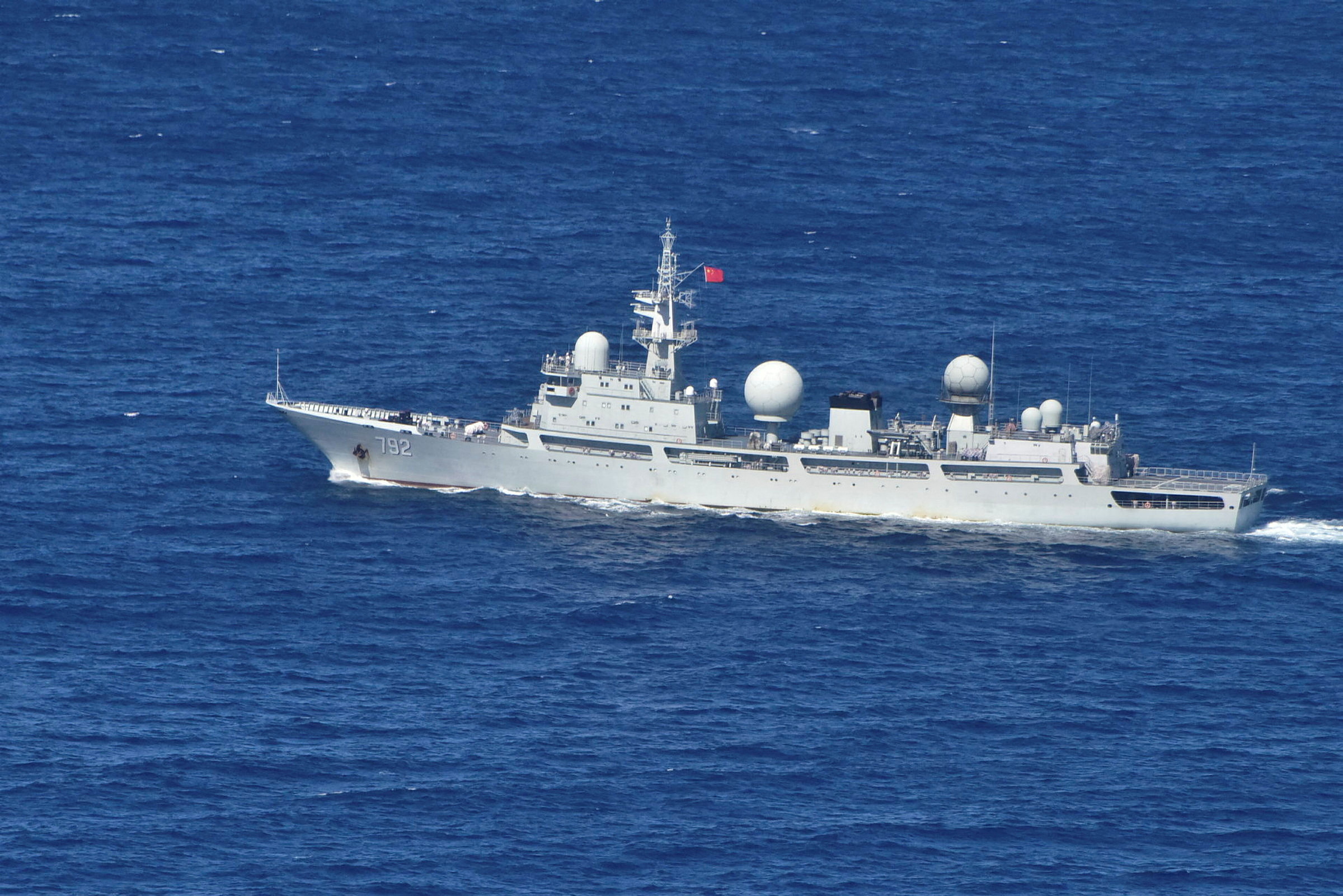 Hình ảnh tàu thu thập tình báo của Quân đội Giải phóng Nhân dân-Hải quân (PLA-N) Haiwangxing đang hoạt động gần bờ biển Australia