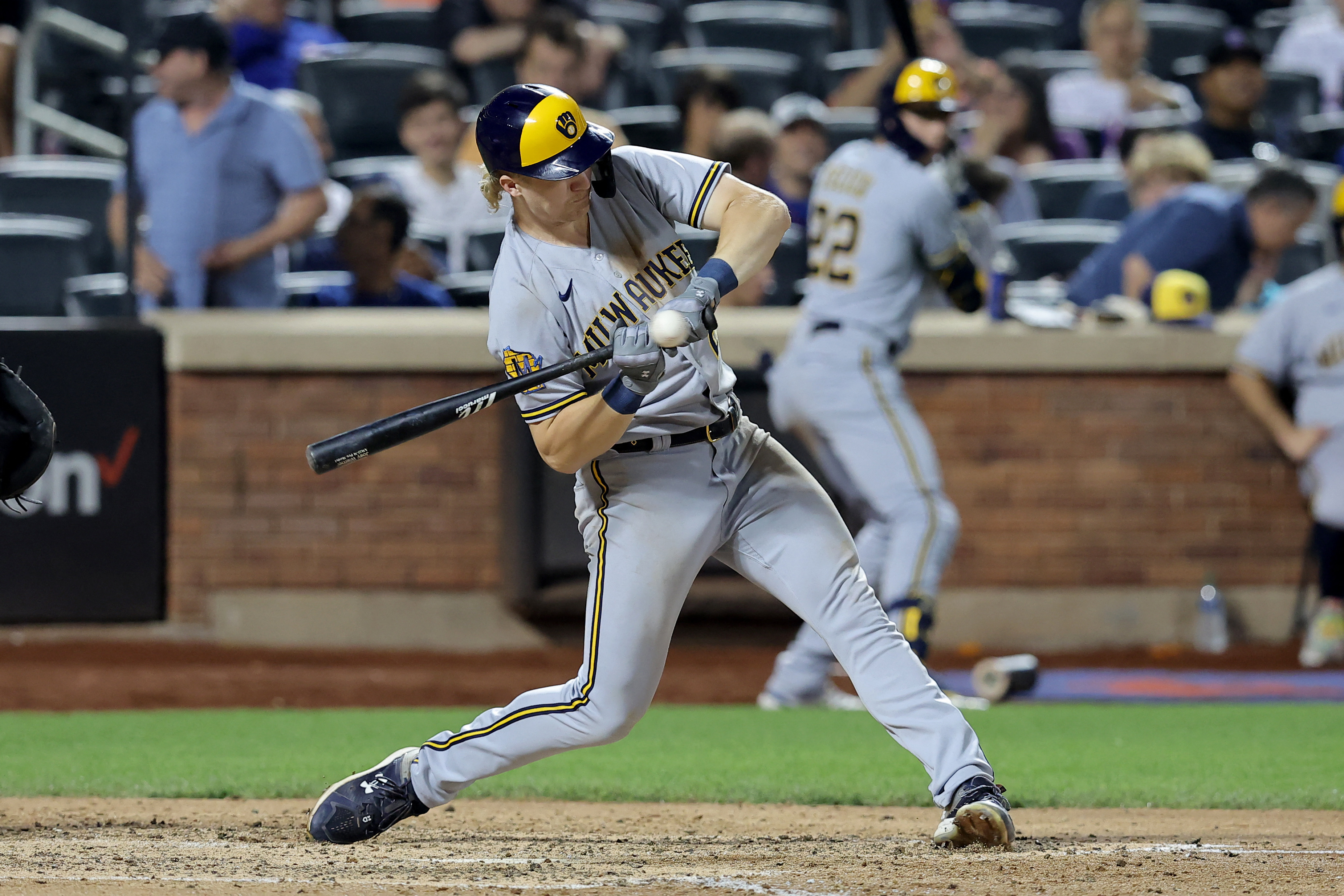 Jesse Winker, Wade Miley lead Brewers past Mets at Citi Field