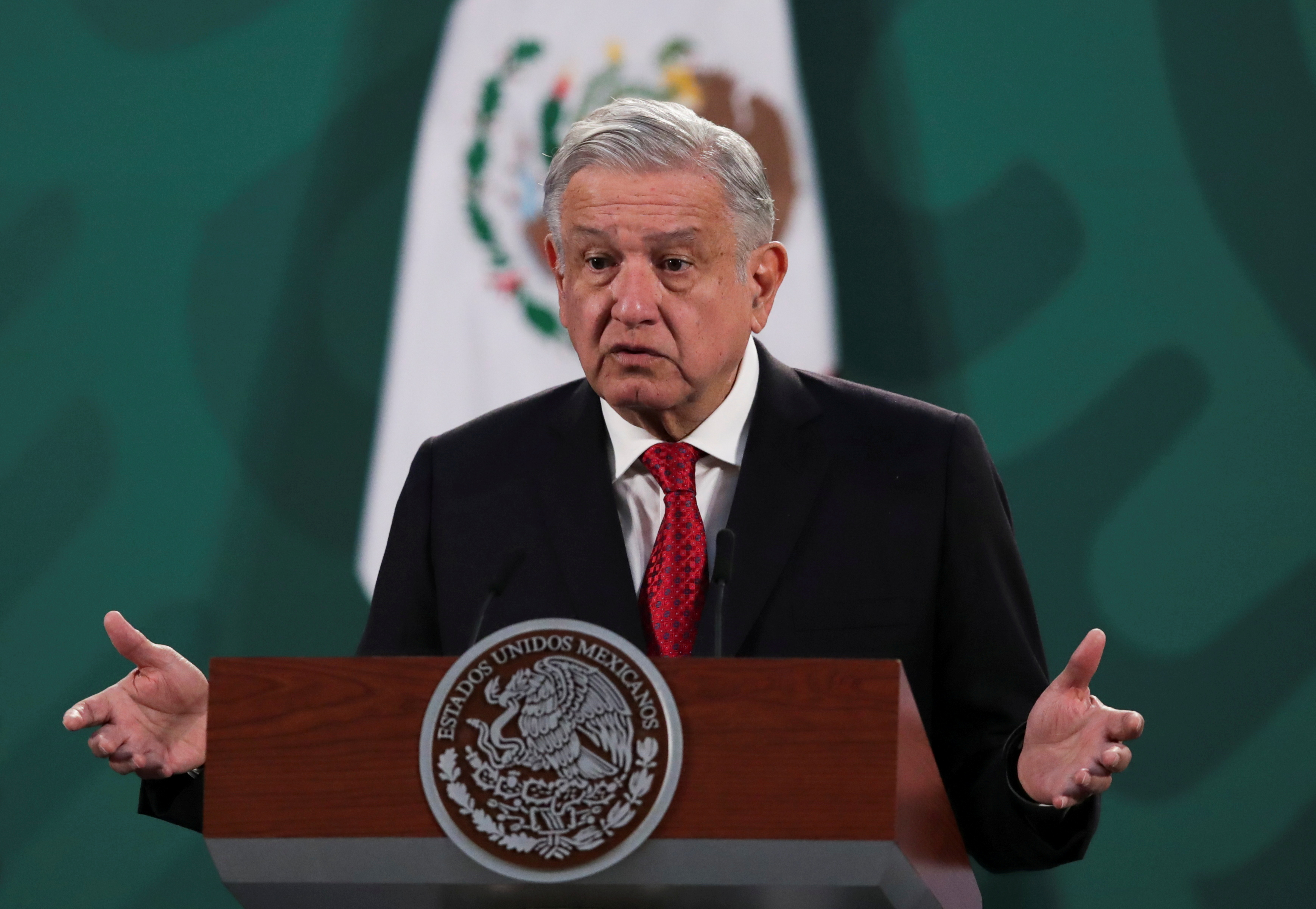 Mexican president says Vitol offered Pemex 30 mln in damages after