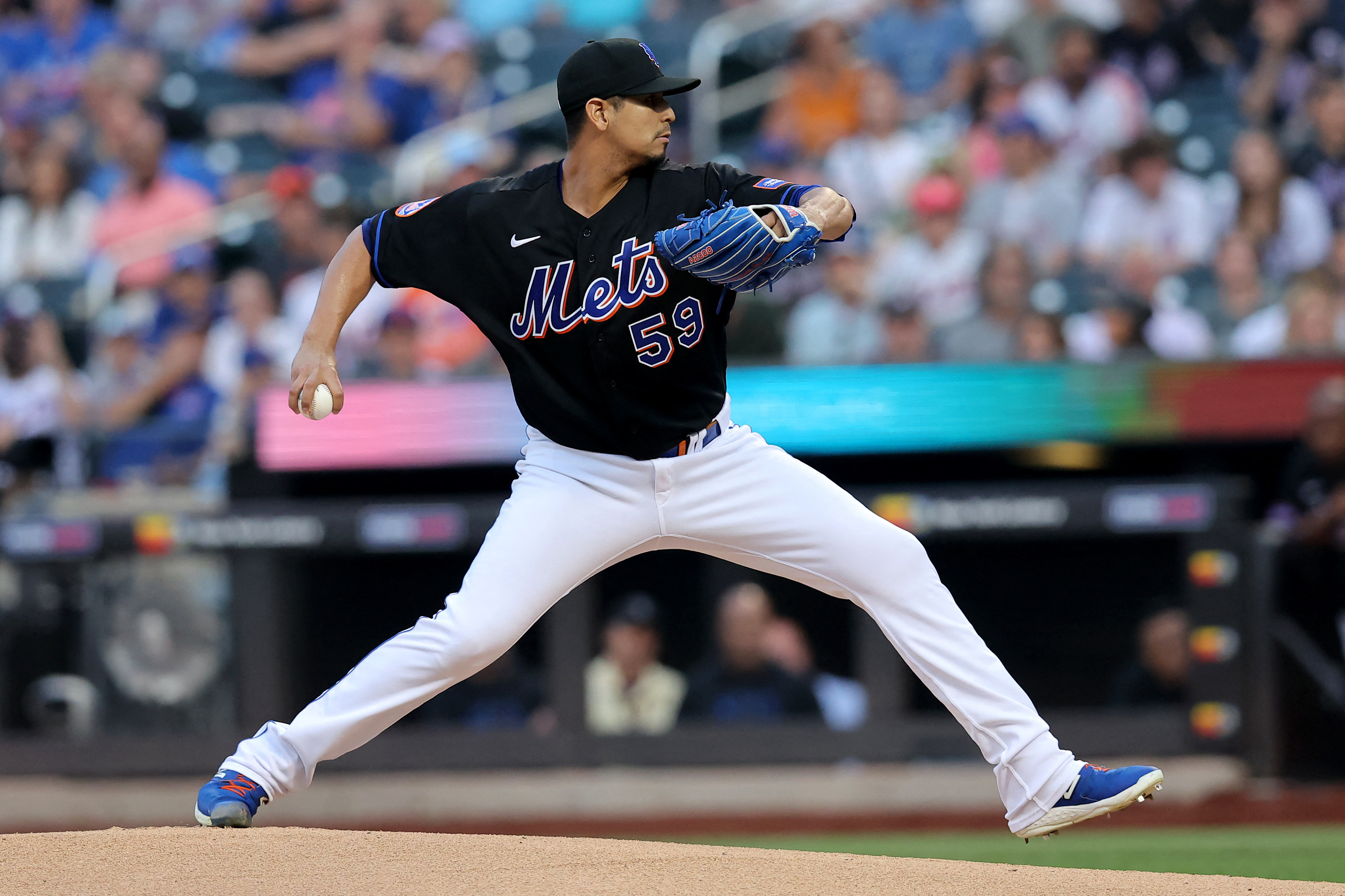 New York Mets on X: Own history! Bid on Wilmer Flores' jersey