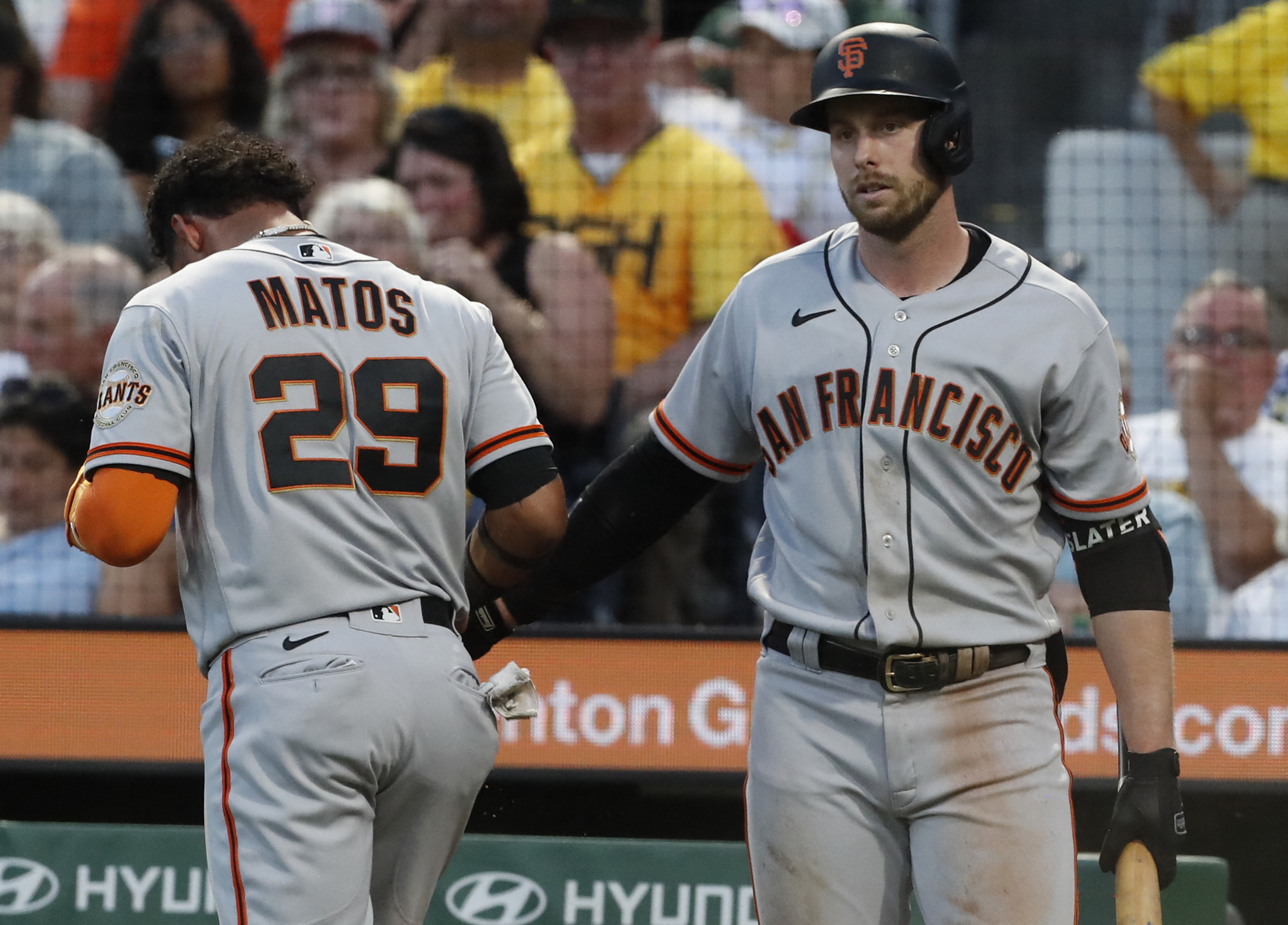 Giants beat Pirates 4-3 on Barmes' error in 9th - The San Diego