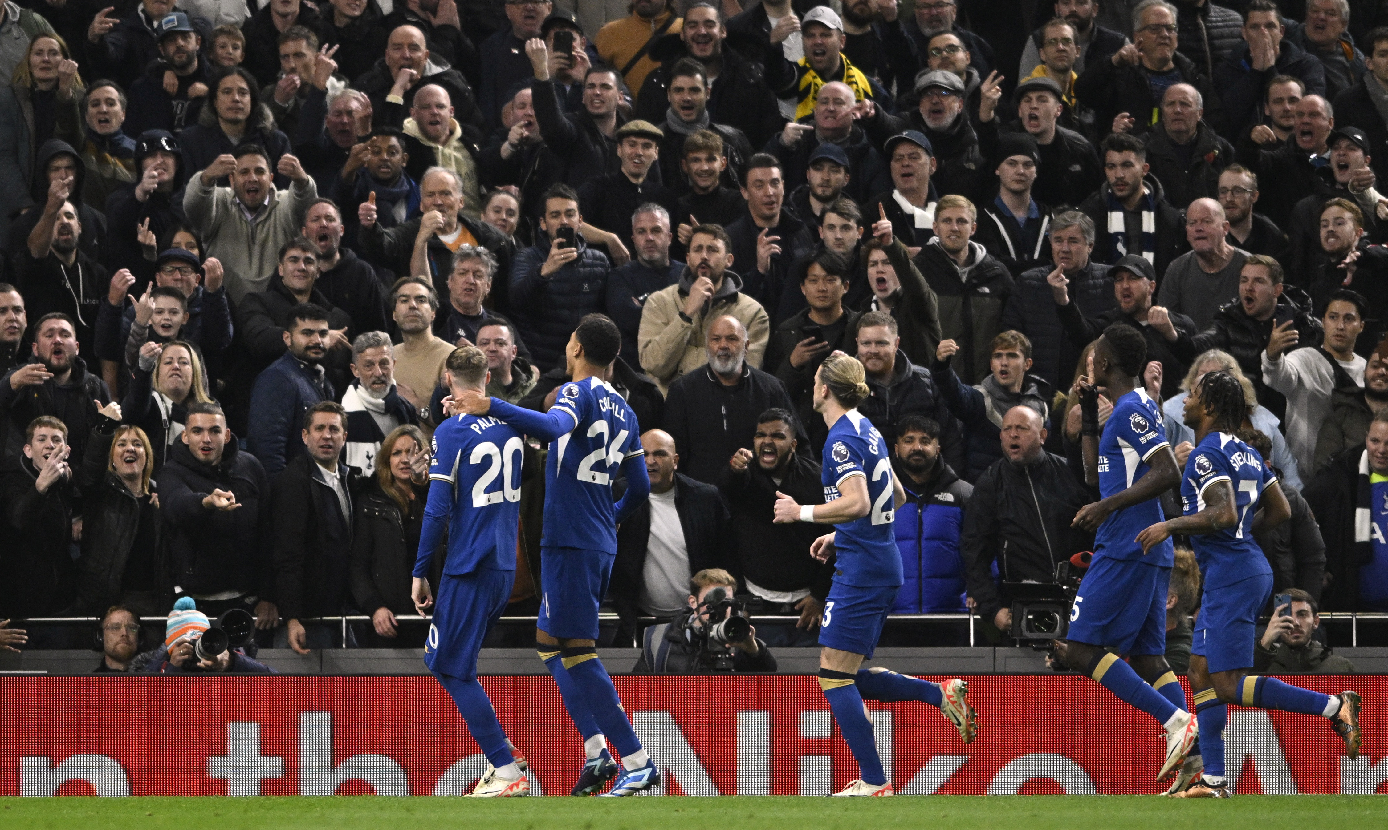 Tottenham 1-4 Chelsea: Nine-man Spurs suffer first league defeat of season  as Nicolas Jackson fires late hat-trick - Eurosport