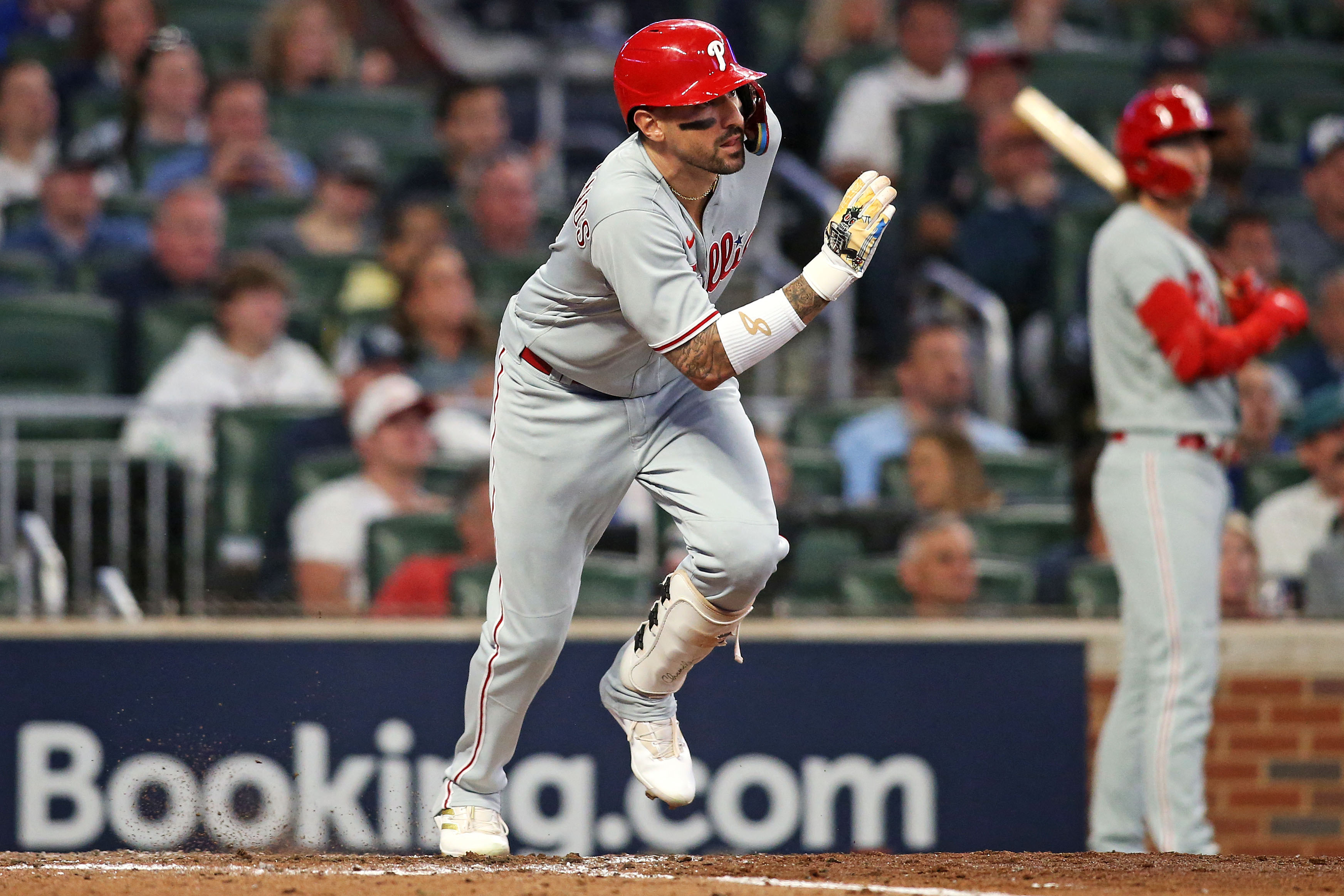 Austin Riley's clutch homer, crazy game-ending double play lifts Braves  over Phillies, ties NLDS