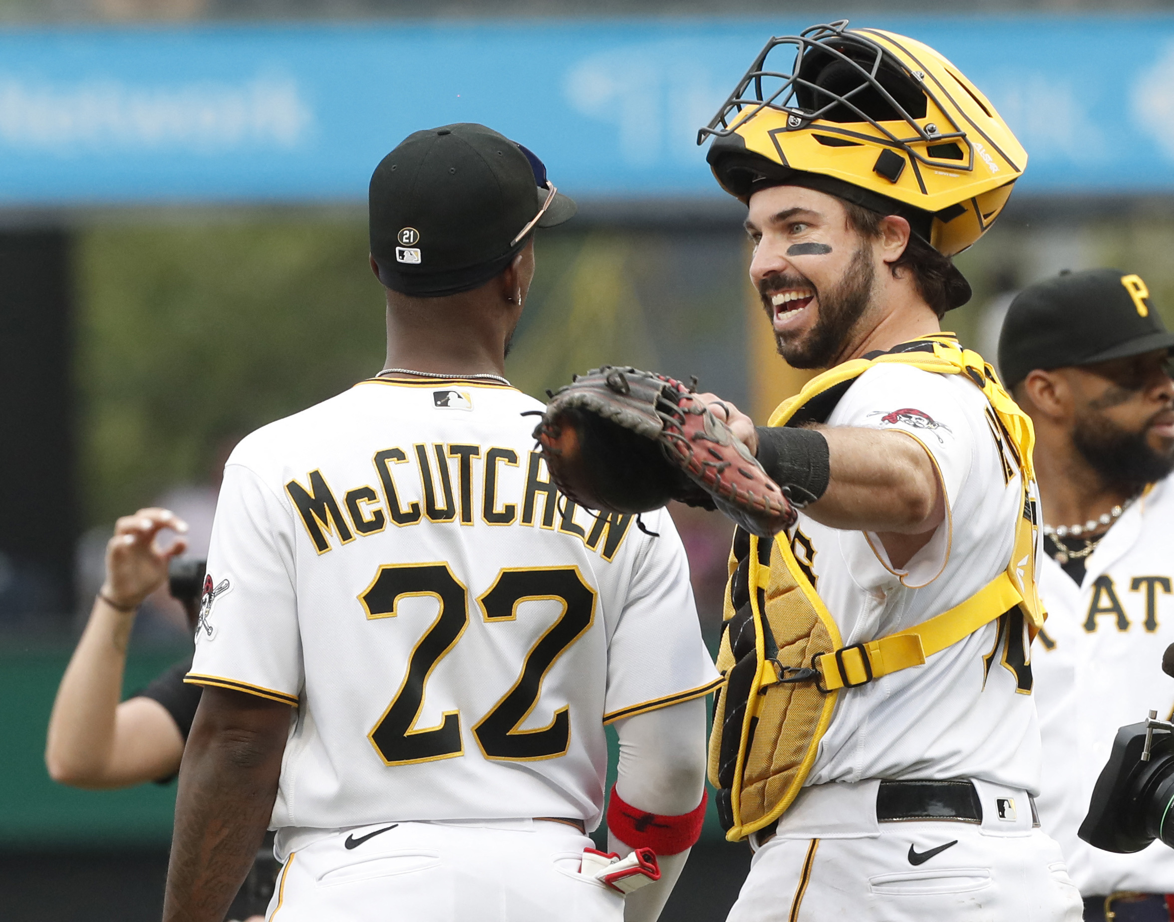 MLB roundup: Andrew McCutchen gets 2,000th, Pirates win