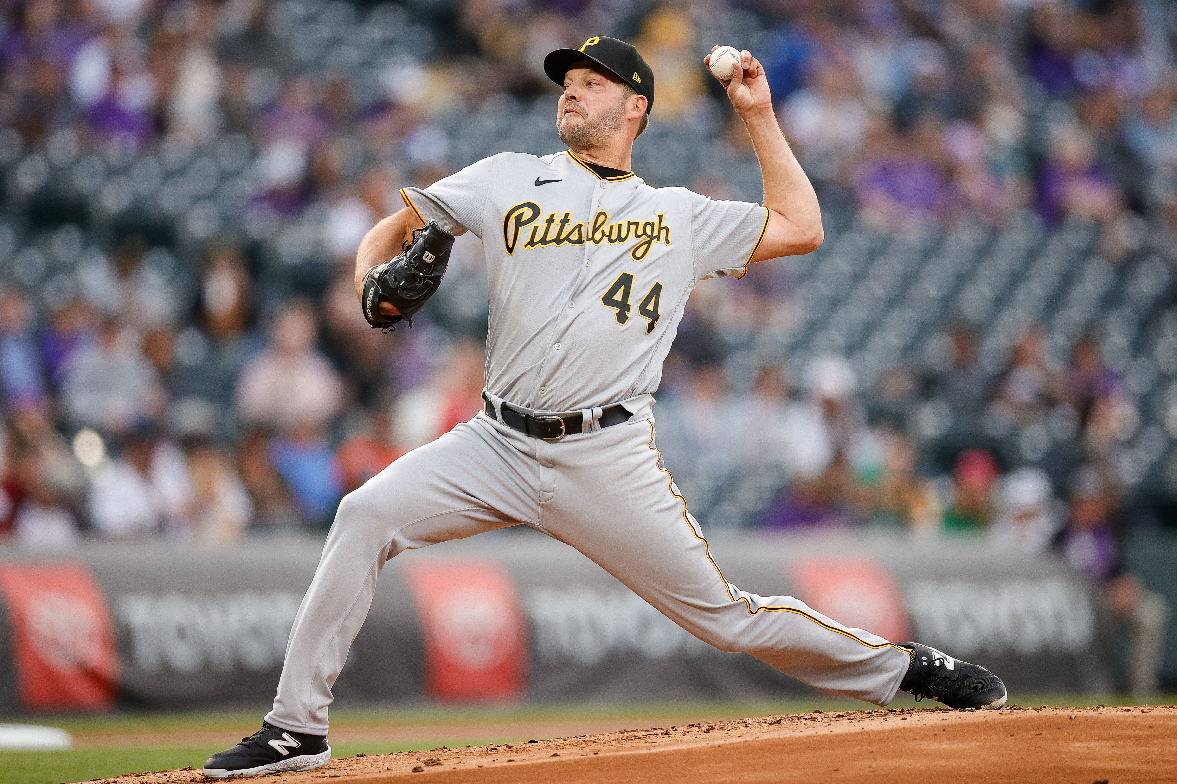 Pirates jump on Rockies early, cruise to 14-3 rout
