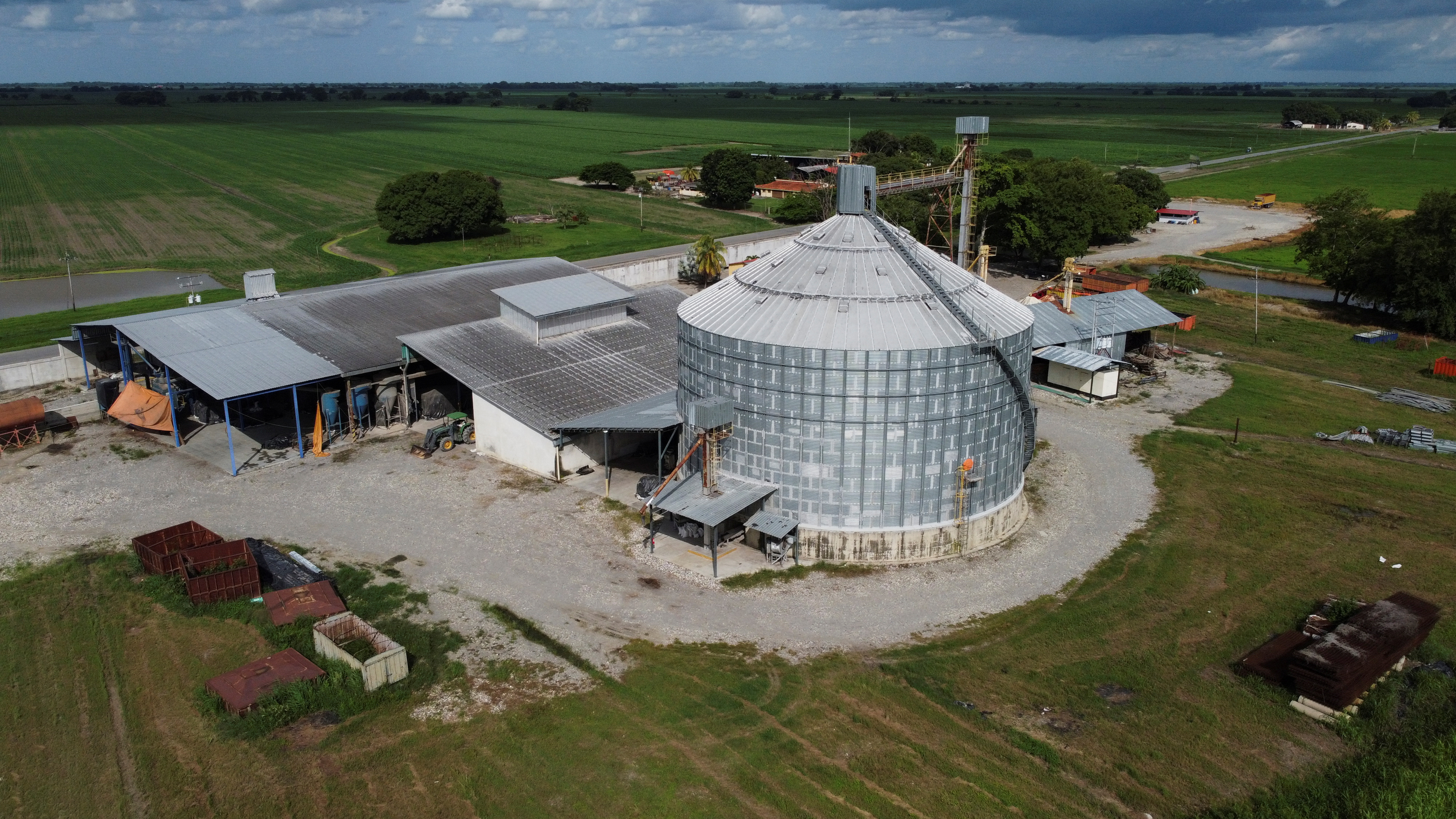 Venezuela's rice, corn production rise as buyers loan farmers supplies