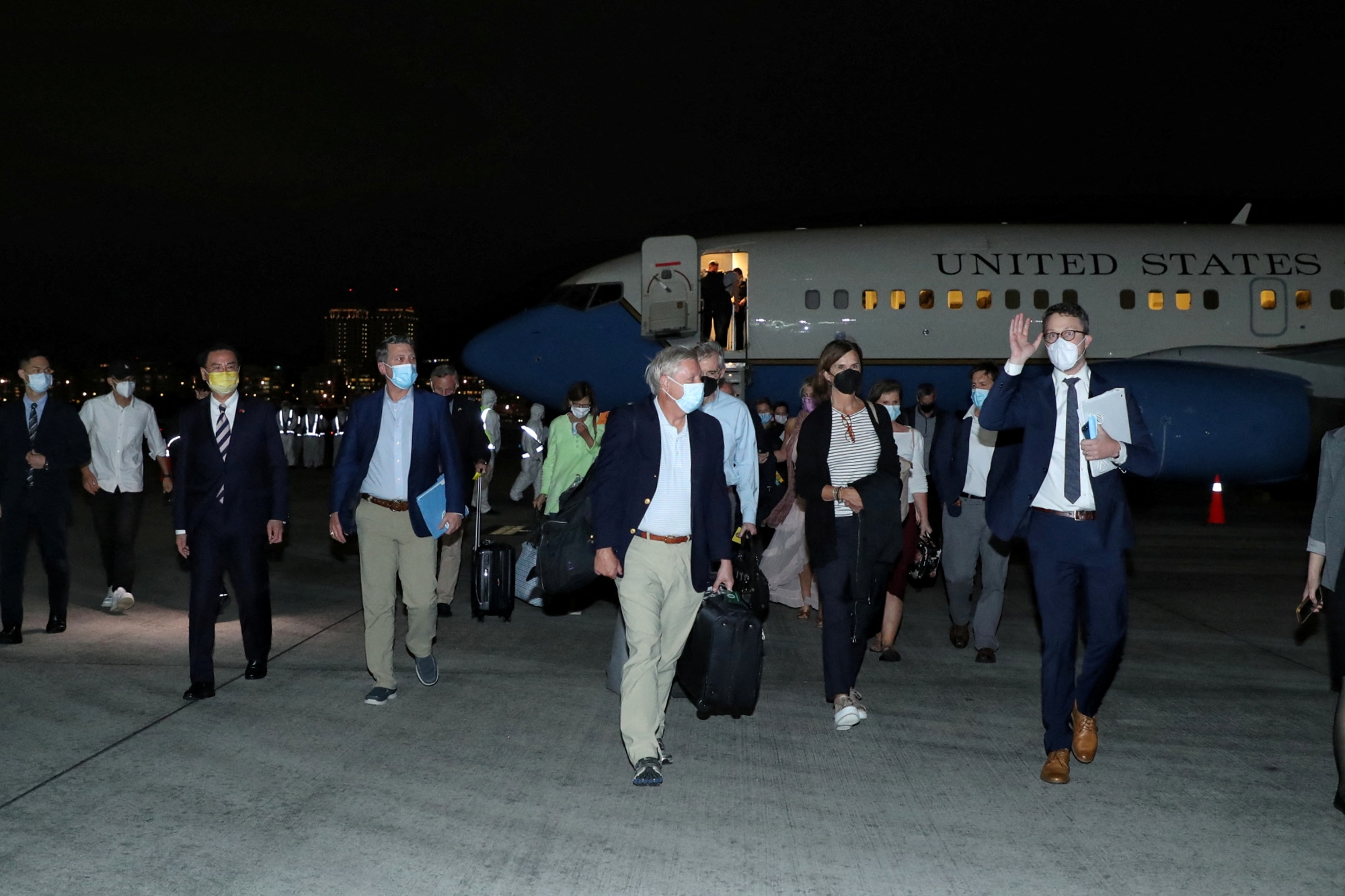 Members of U.S. delegation arrive in Taipei