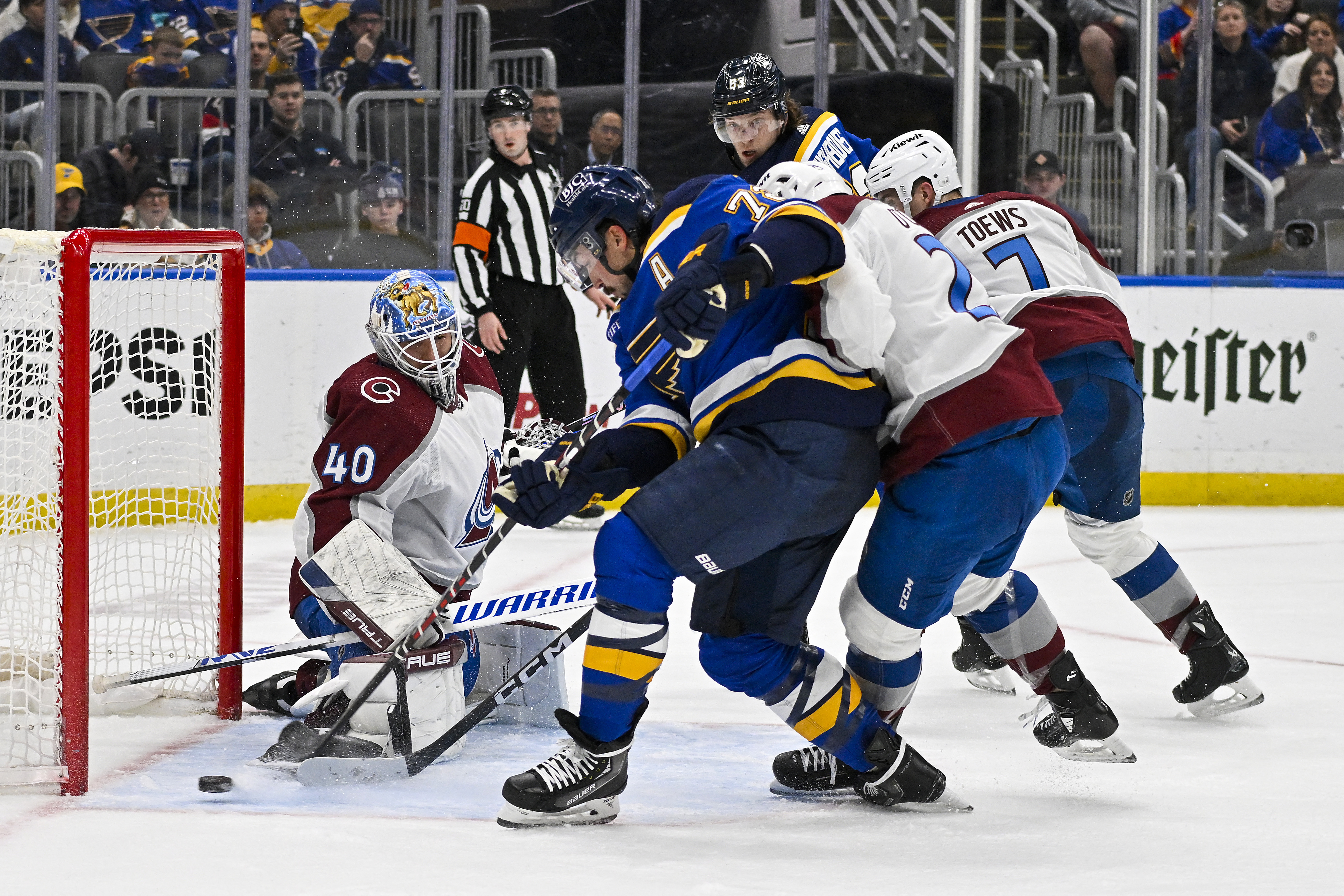 Avalanche nip Blues, end winless skid in road games