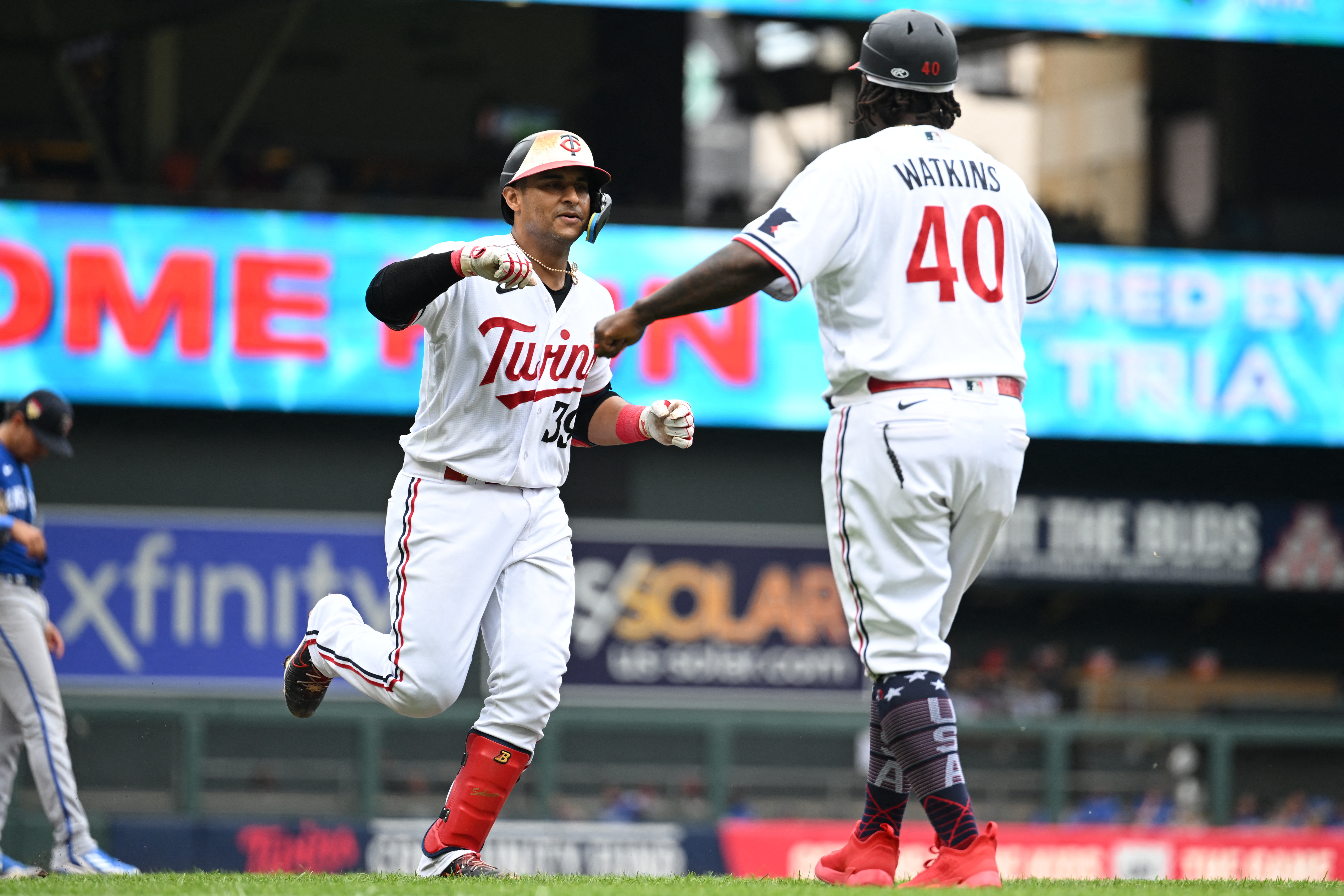 Twins win over Royals 9-3