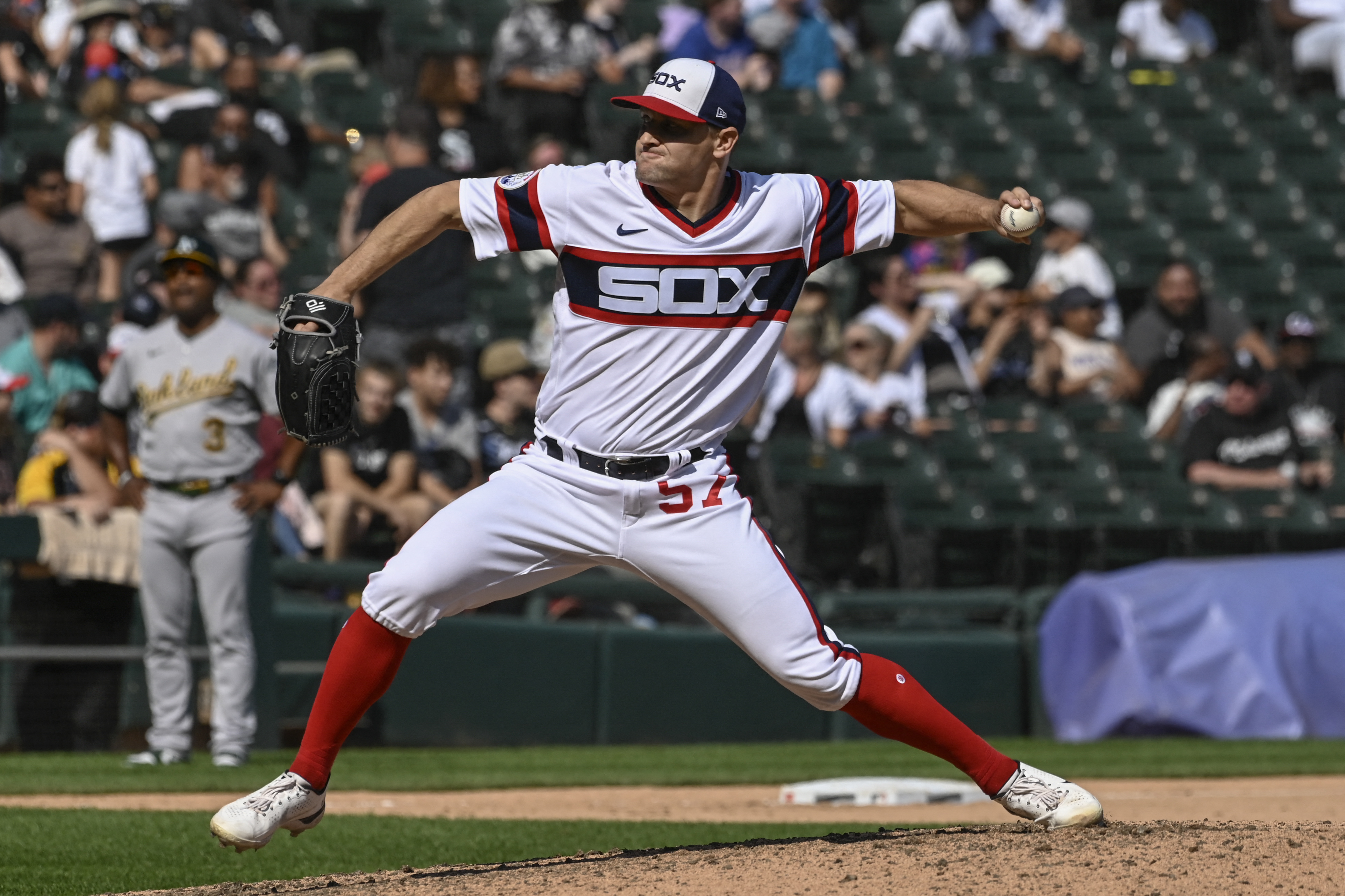 Mike Clevinger, Yoan Moncada lead White Sox past A's