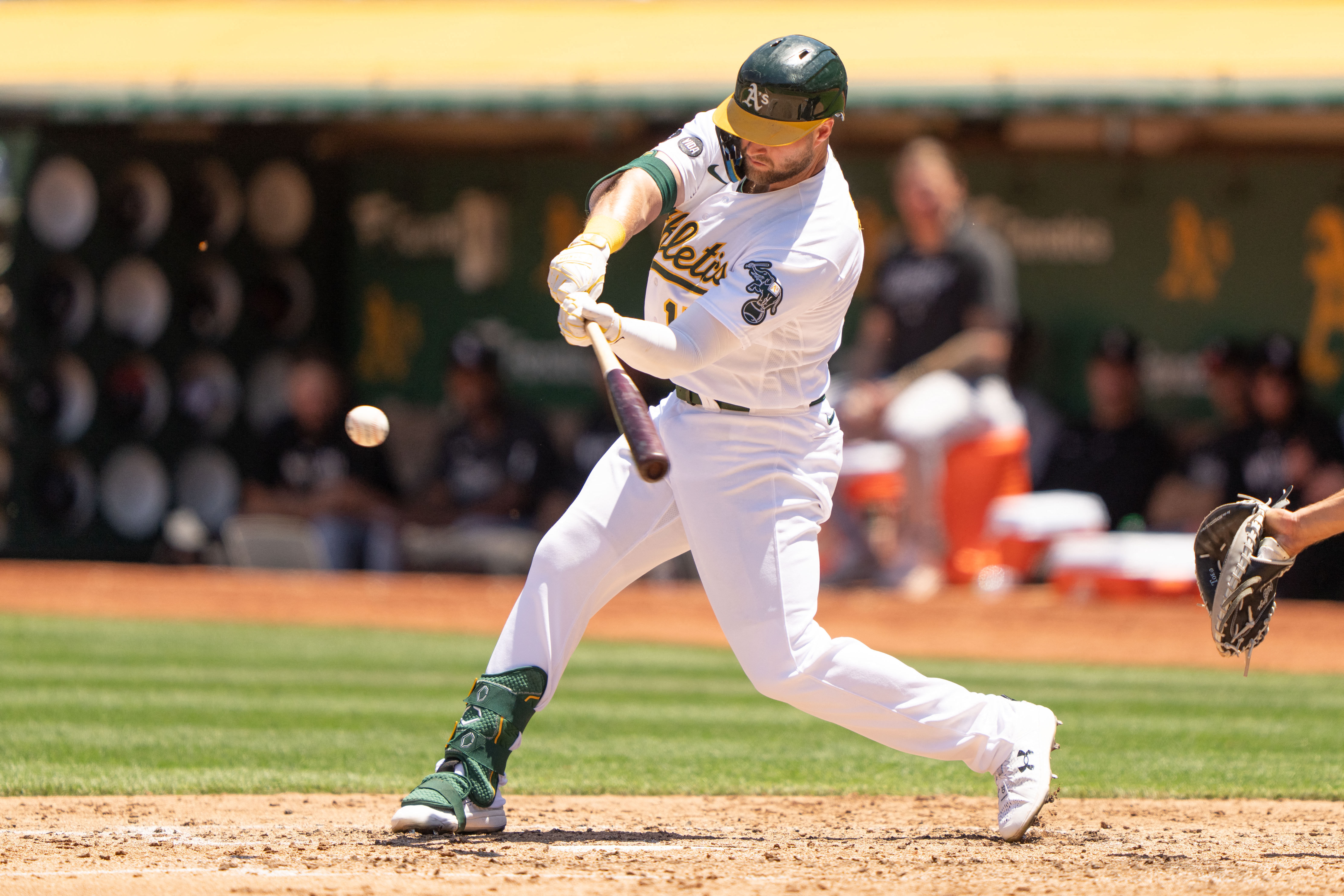 Andrus' 10th-inning error gives A's 7-6 win over White Sox MLB - Bally  Sports
