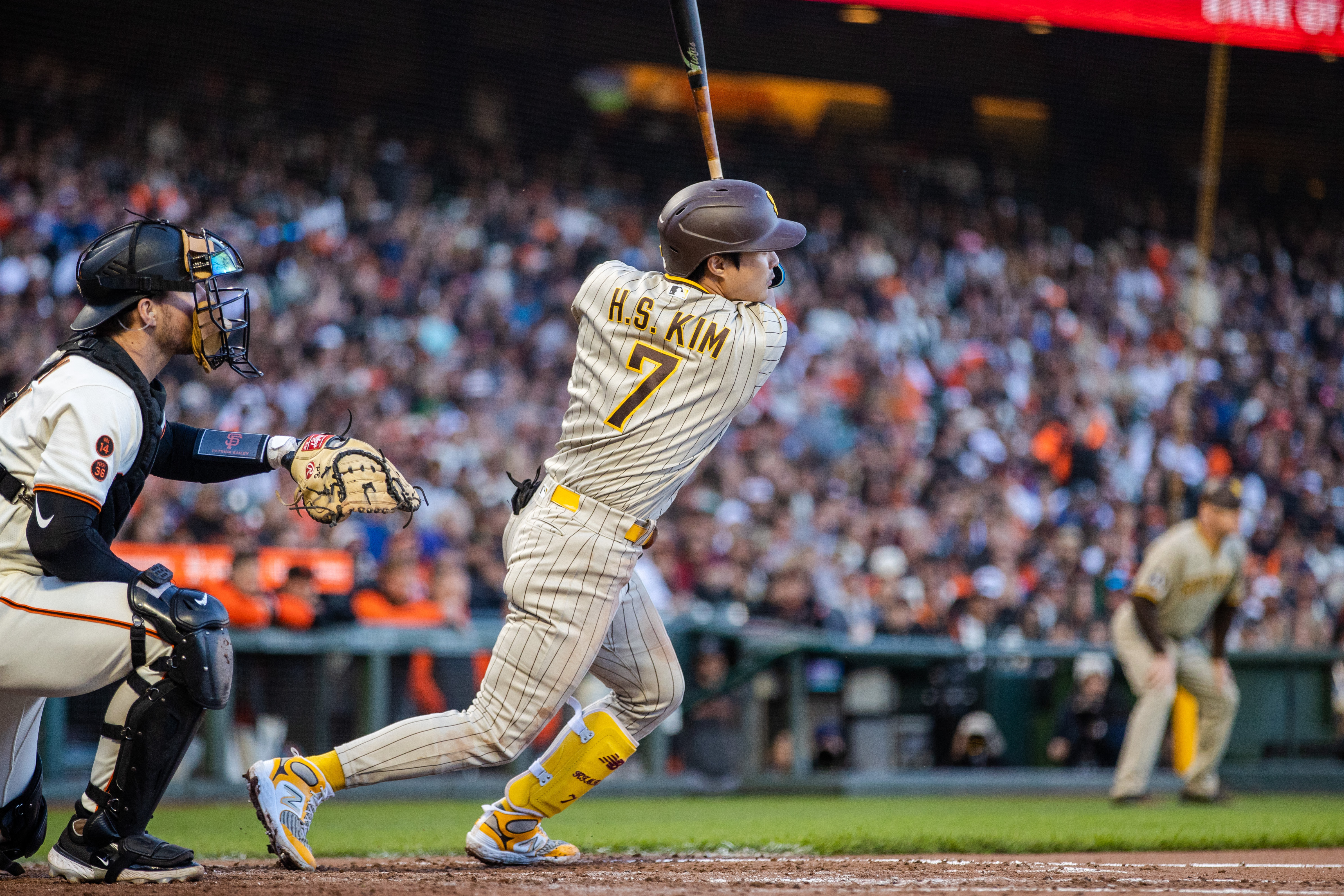 SF Giants STUN Padres with another late comeback, Mike Yastrzemski's  walk-off water shot 