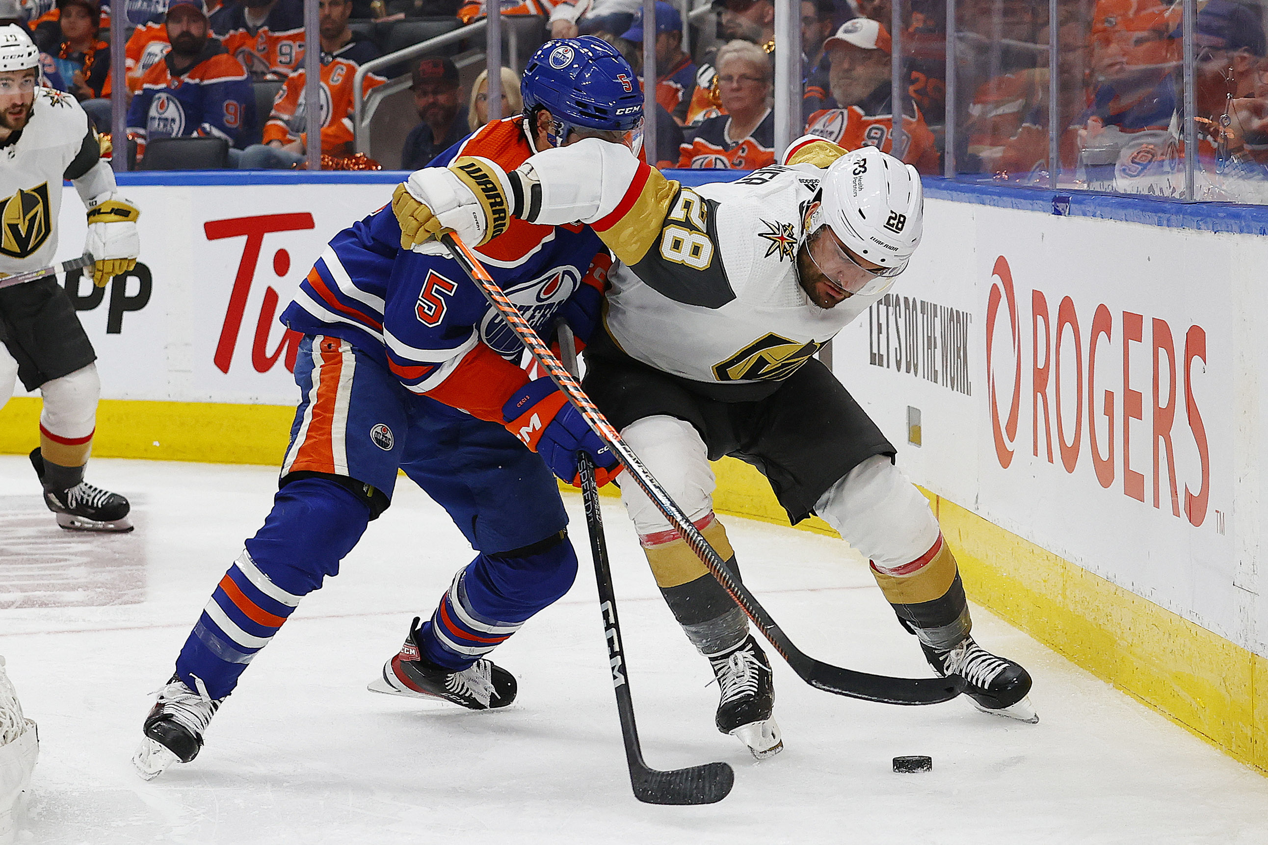 Golden Knights cruise past Oilers for 2-1 series edge | Reuters