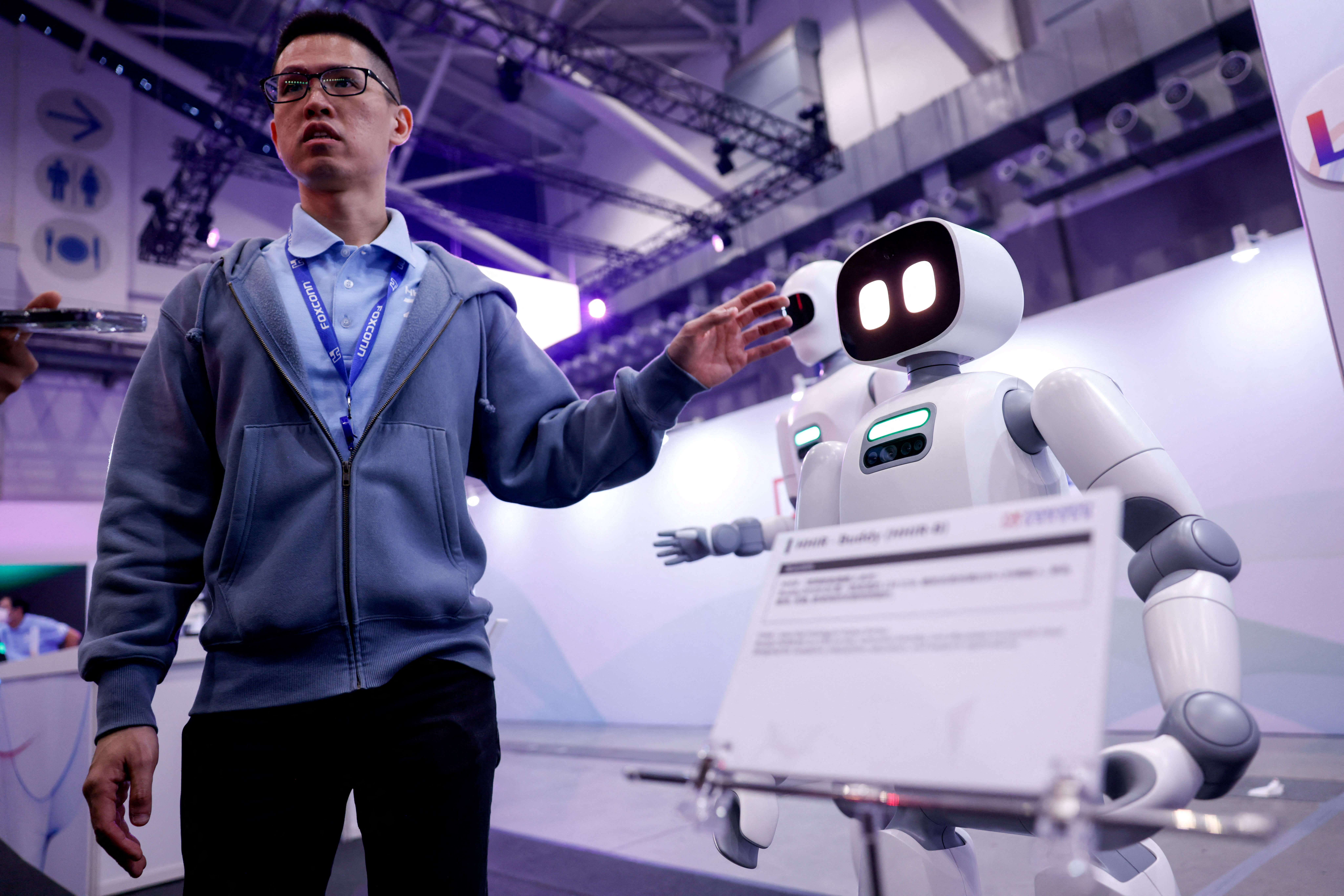 Inside the AI Supercycle: How Hon Hai’s Record NT$60B Profit and 54% July Surge Confirm an Unprecedented Hardware Capex Acceleration
