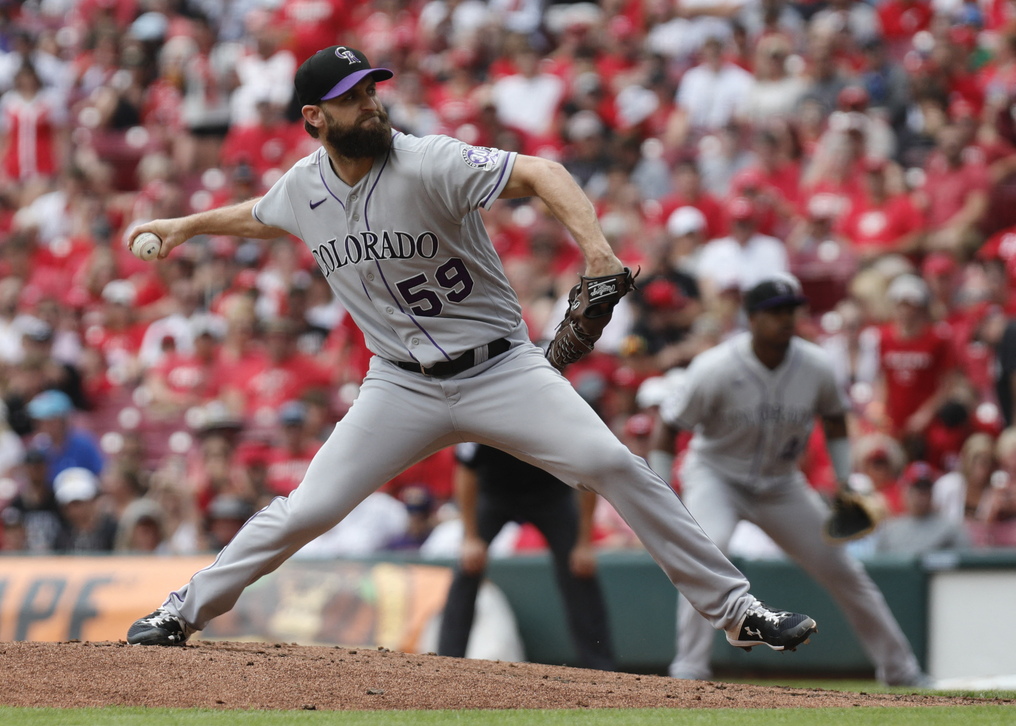 Jonathan India exits Cincinnati Reds game vs. Rockies with leg injury