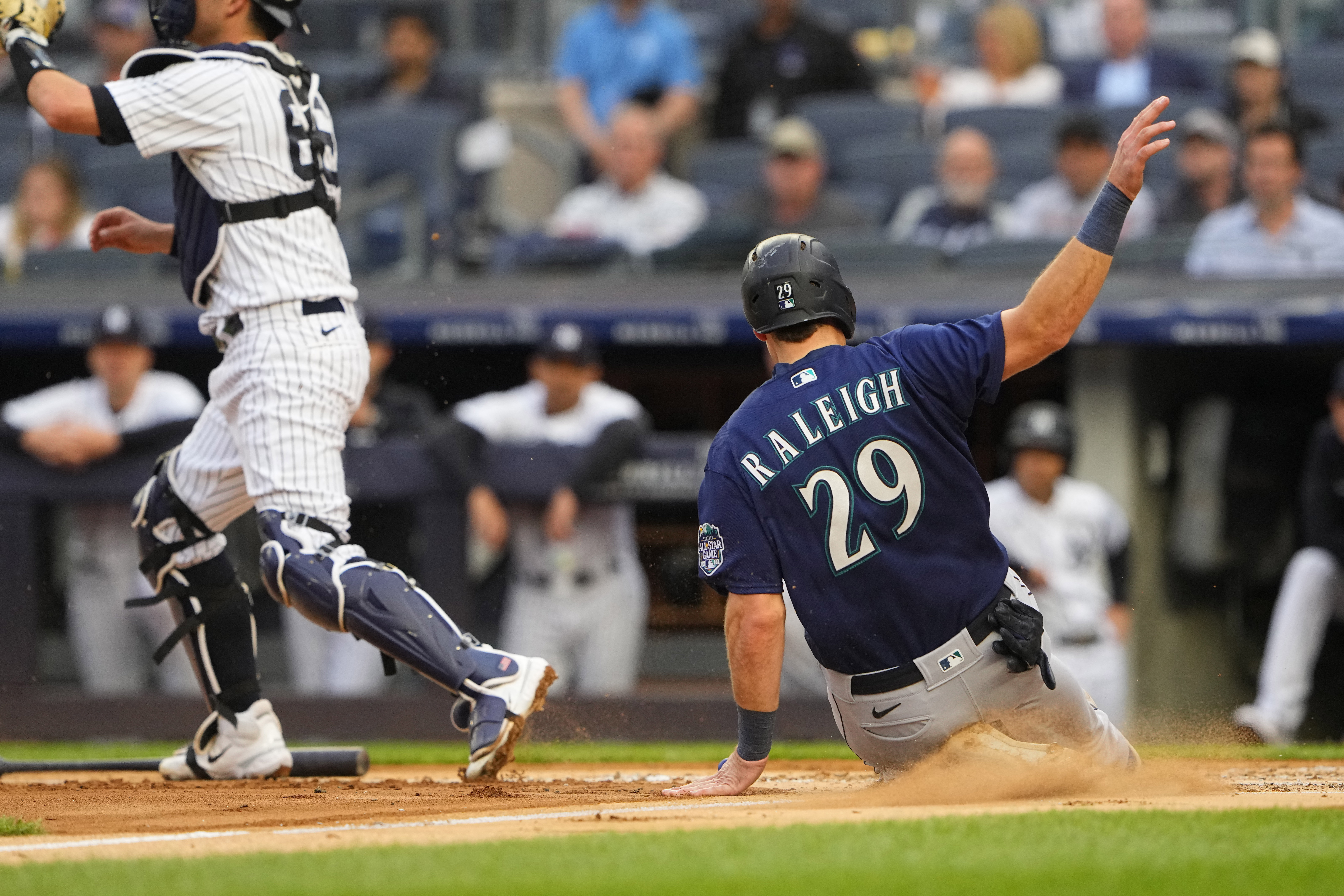 Ex-Mariners help Yankees over sloppy Seattle, Sports
