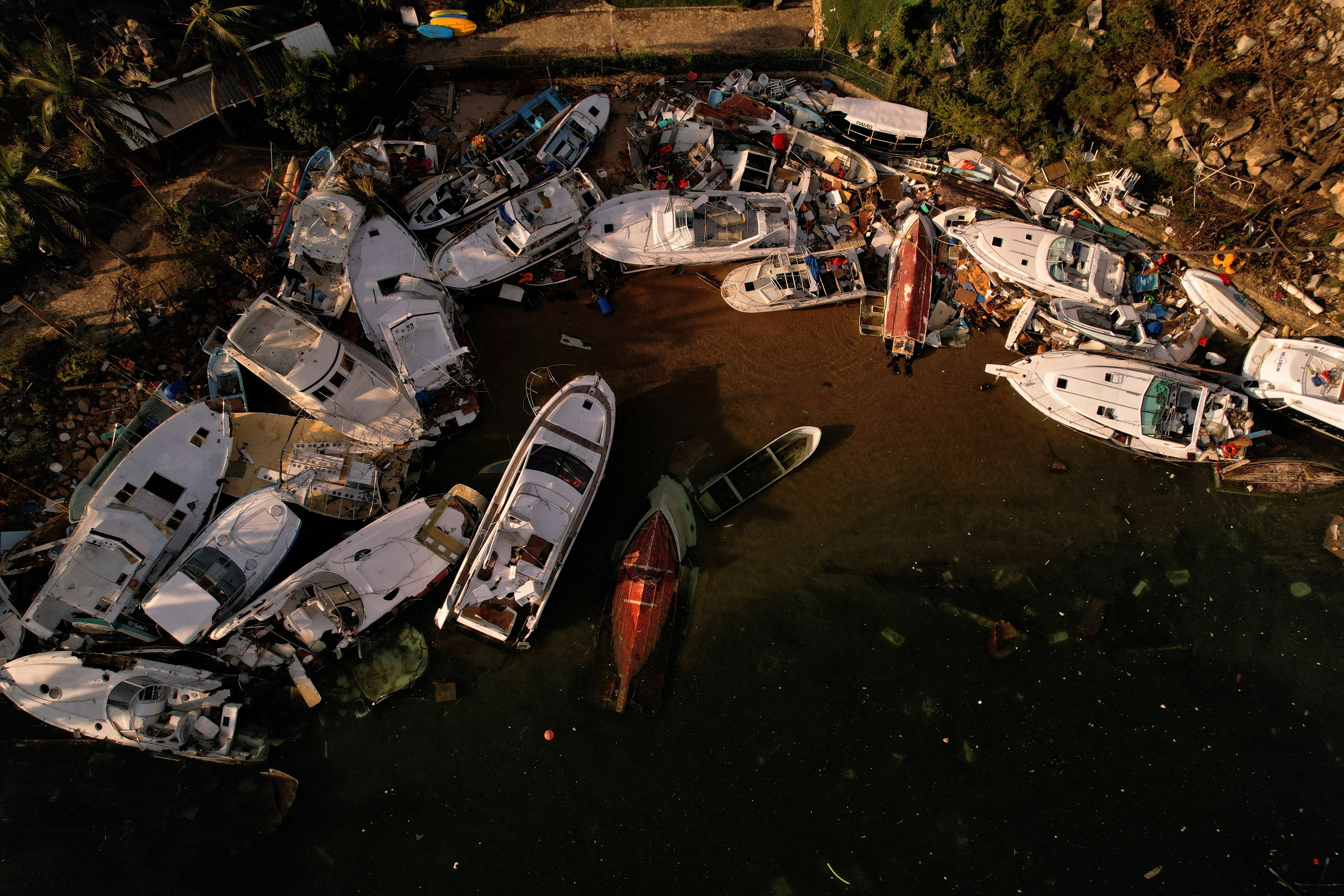 Carlotta now Cat 2 hurricane; on track for Acapulco