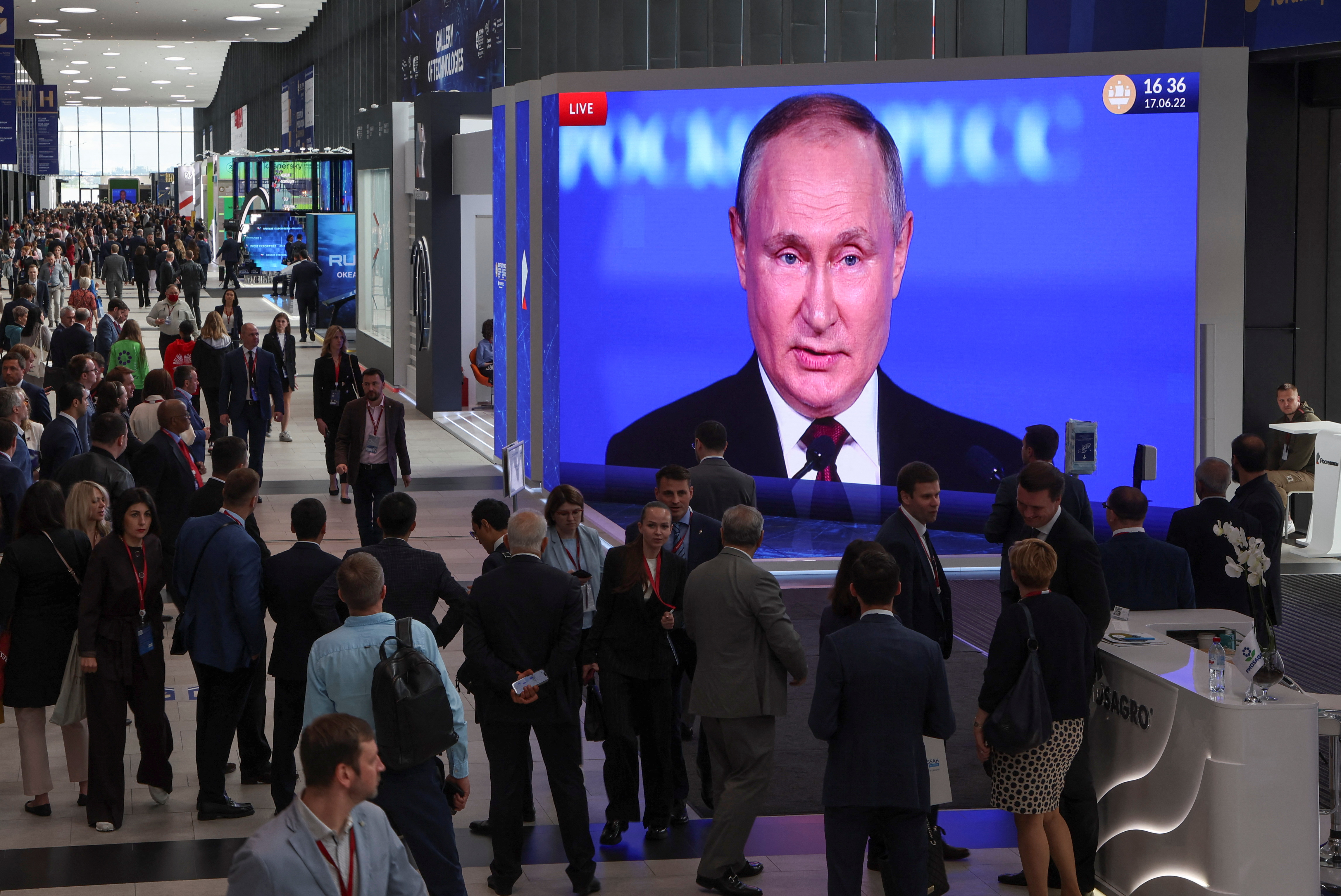 Putin dice que Rusia es fuerte y soberana contra las sanciones de ‘blitzkrieg’