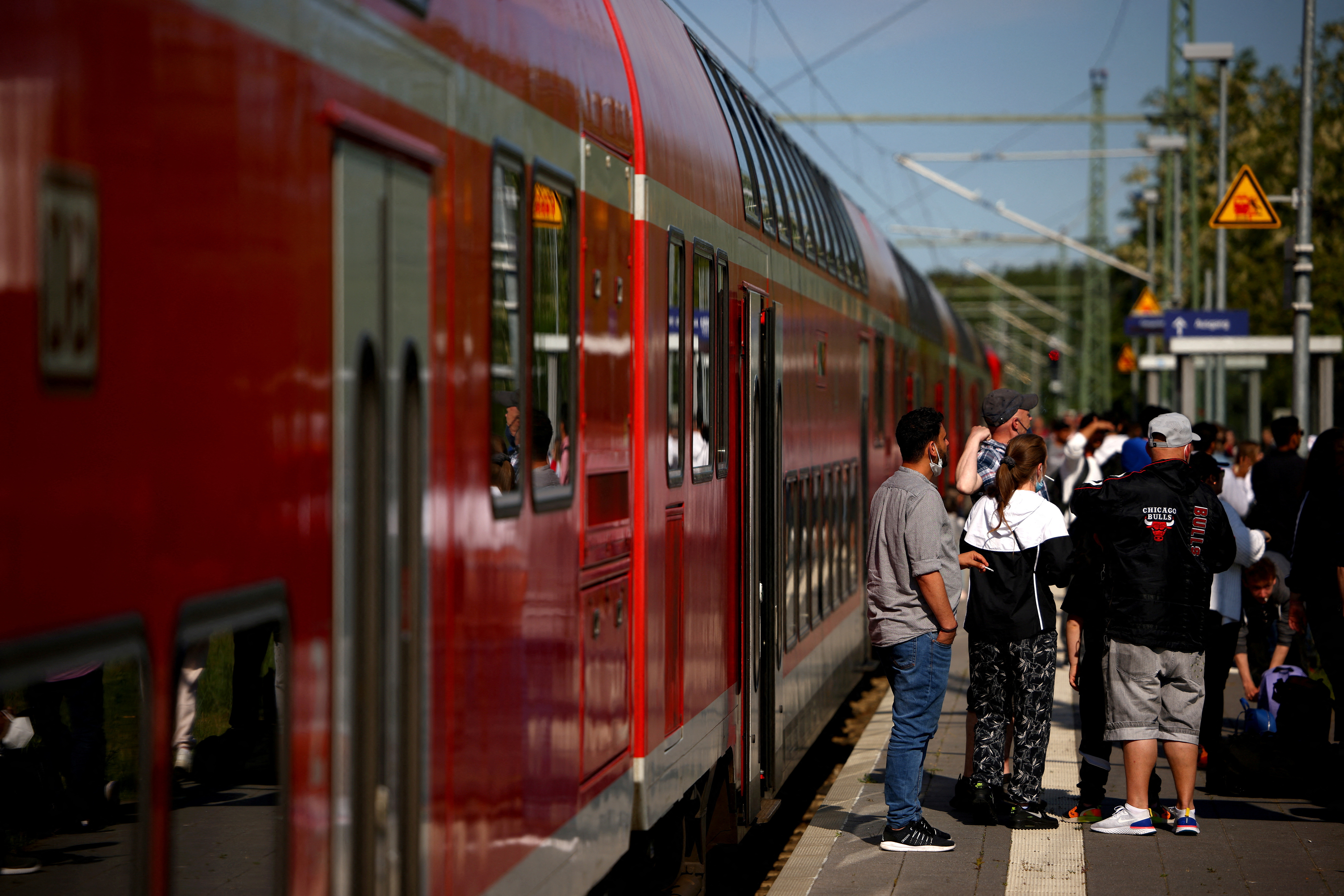 Public transport operators offer a nationwide special nine-euro ticket