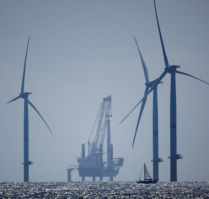 The U.S. is streamlining offshore wind regulations, learning from early projects and Europe.