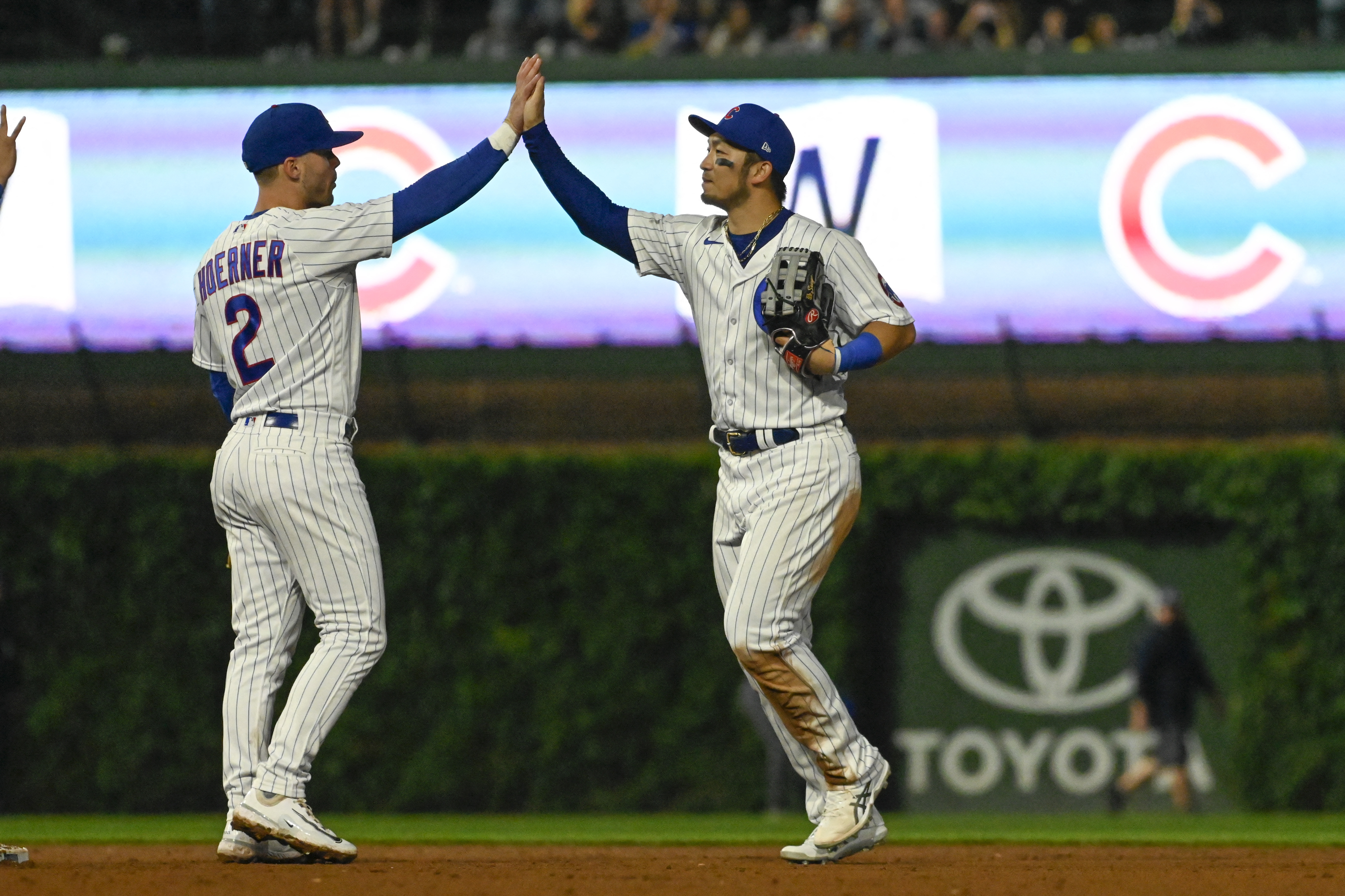 Photos: Pirates beat Cubs 6-5 at Wrigley Field