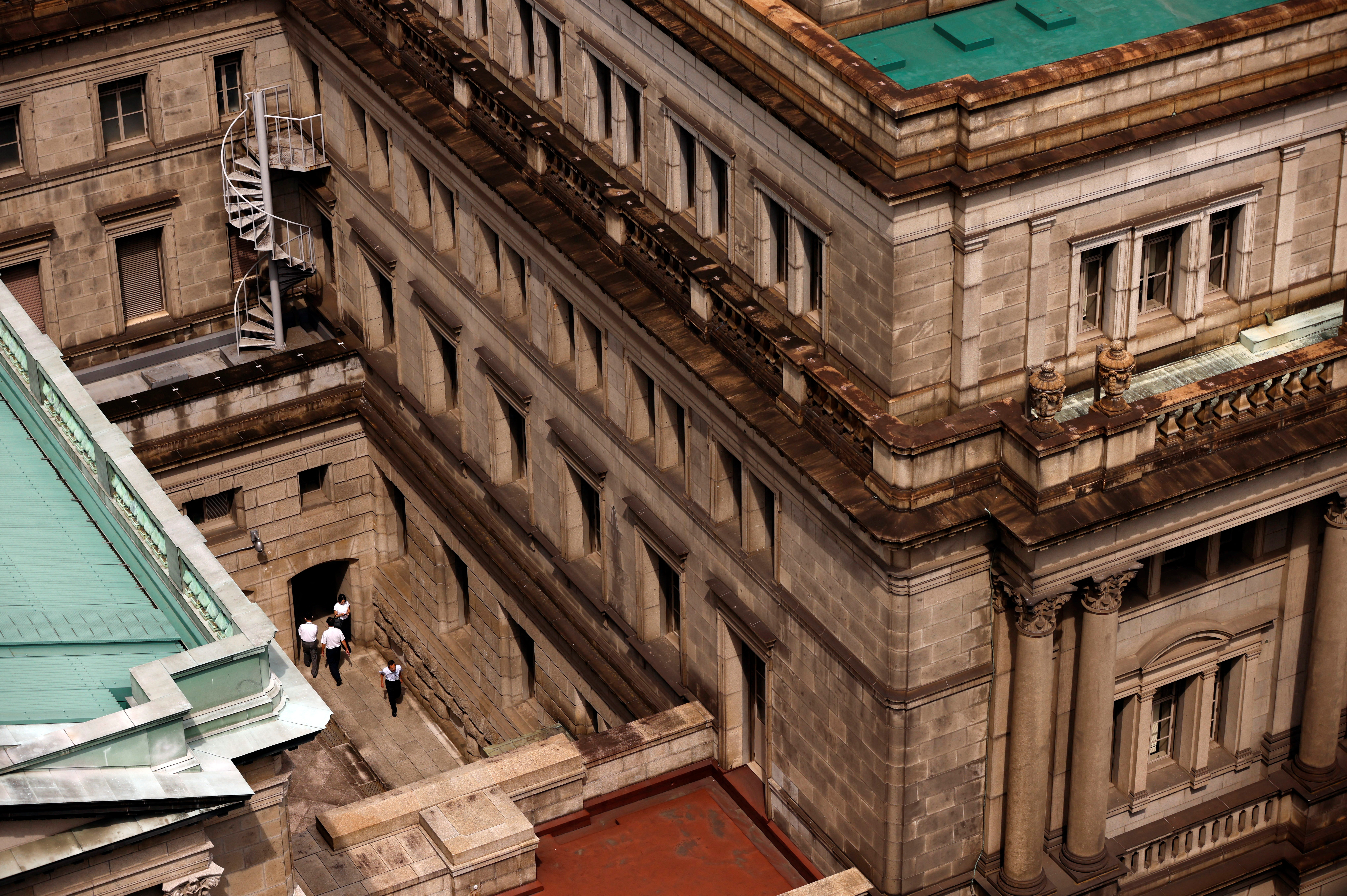 品薄のチーペスト銘柄等の減額措置、1銘柄1.2兆円まで容認＝日銀 | ロイター