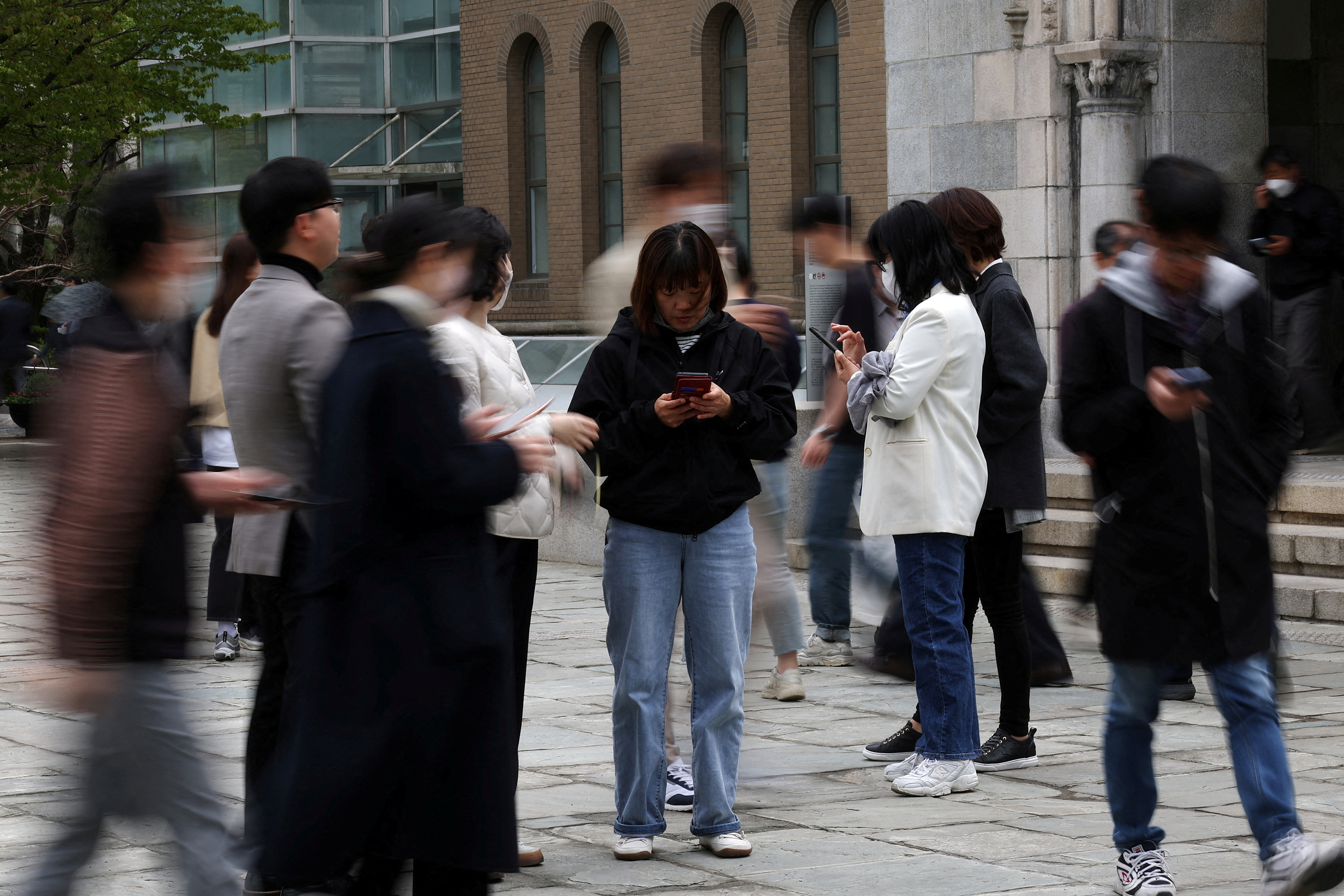 South Koreans flock to cash collection apps as living costs rise