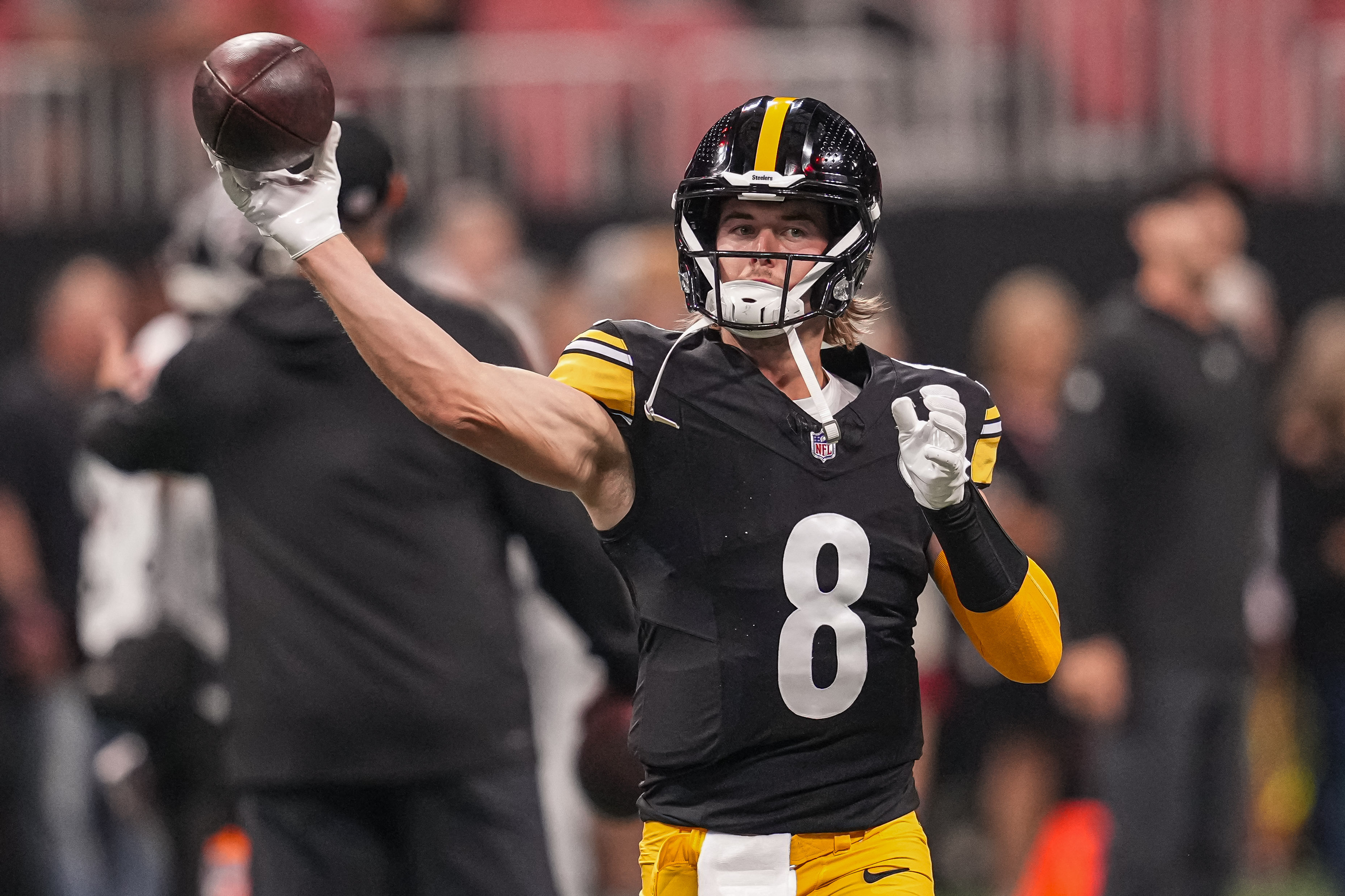 Kenny Pickett thrives as Steelers shut out Falcons – 810 The Spread