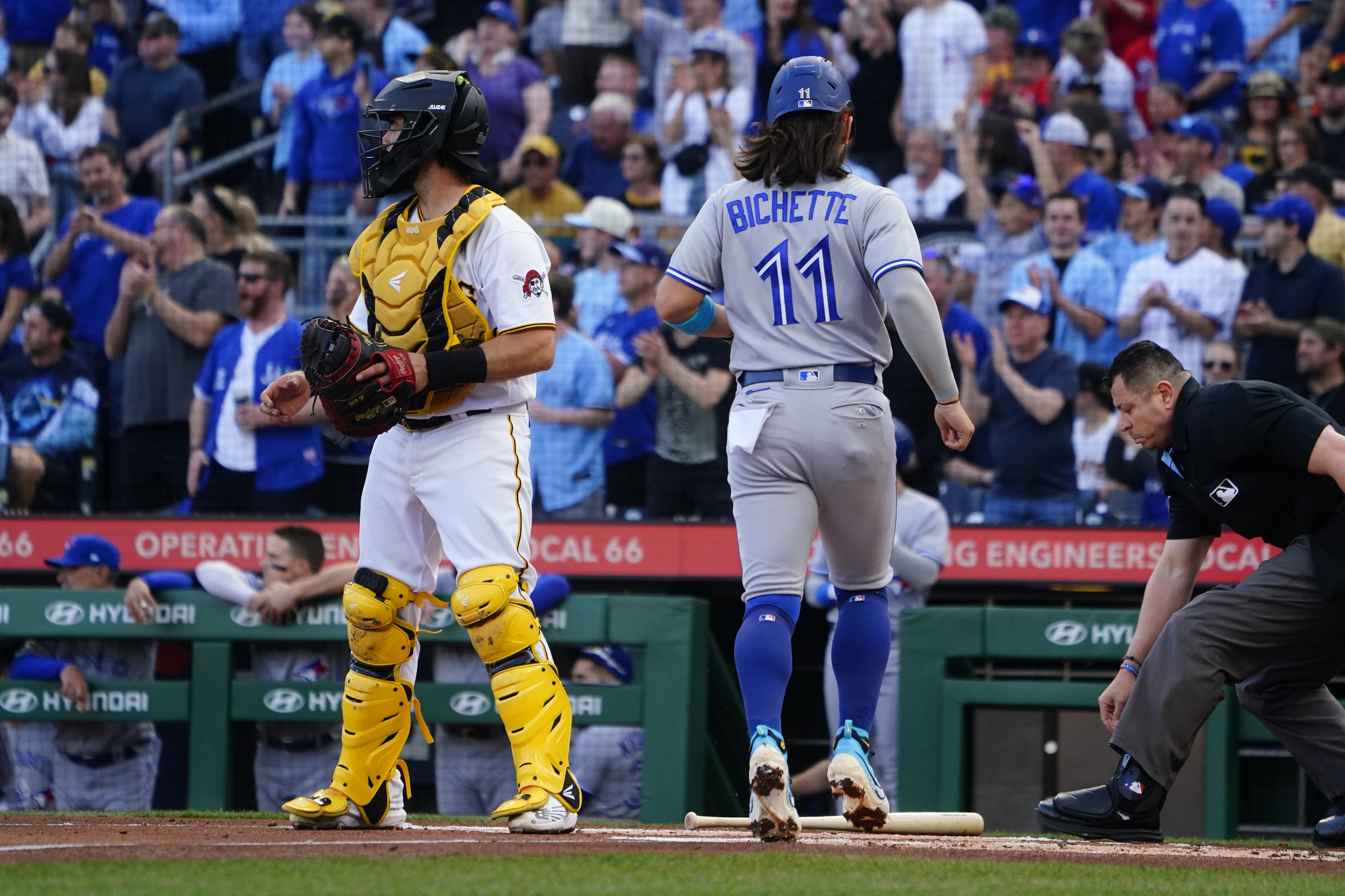 Whit Merrifield drives in four runs, Blue Jays sweep Pirates