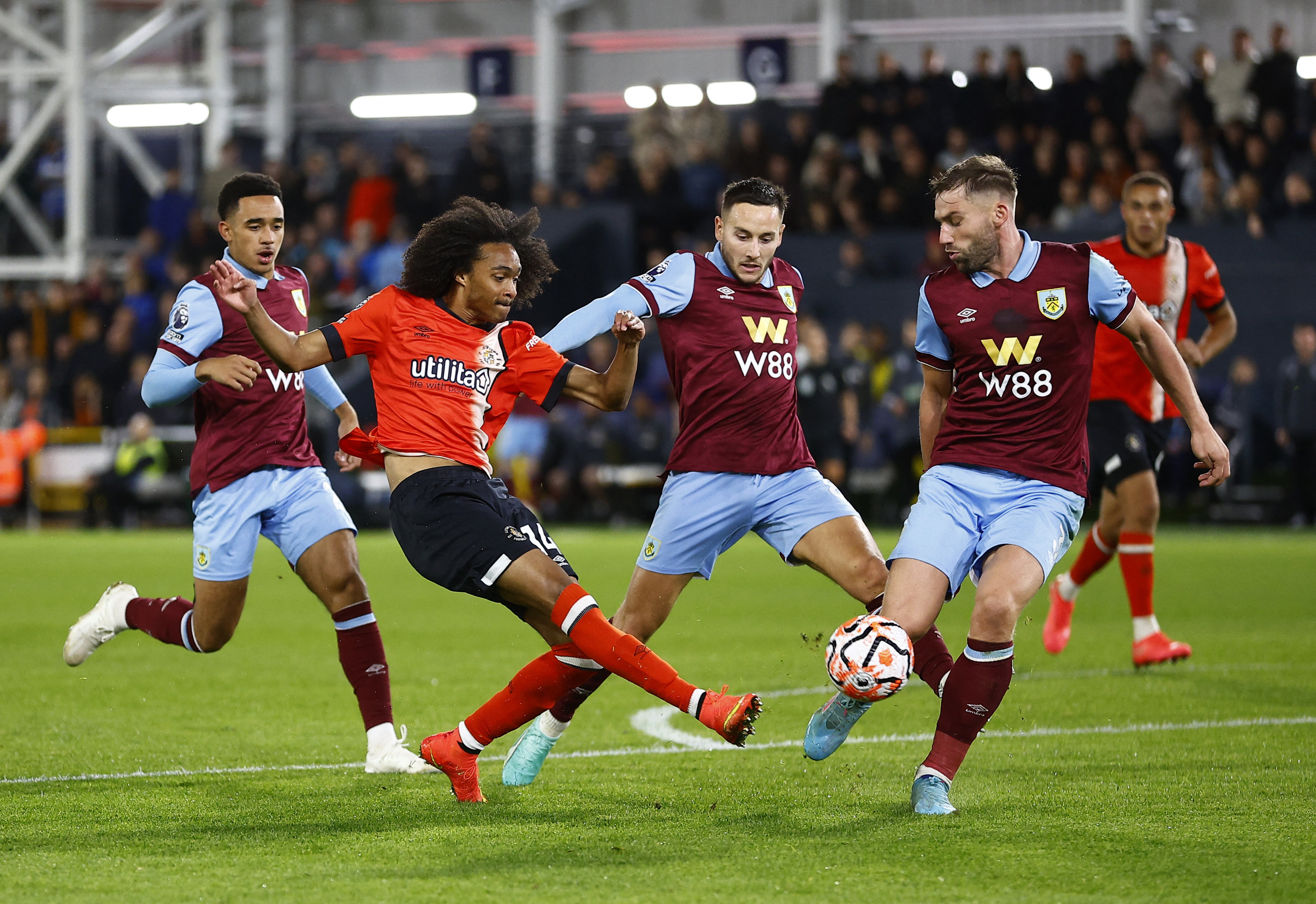 Burnley beat Luton 2-1 for first league win of the season