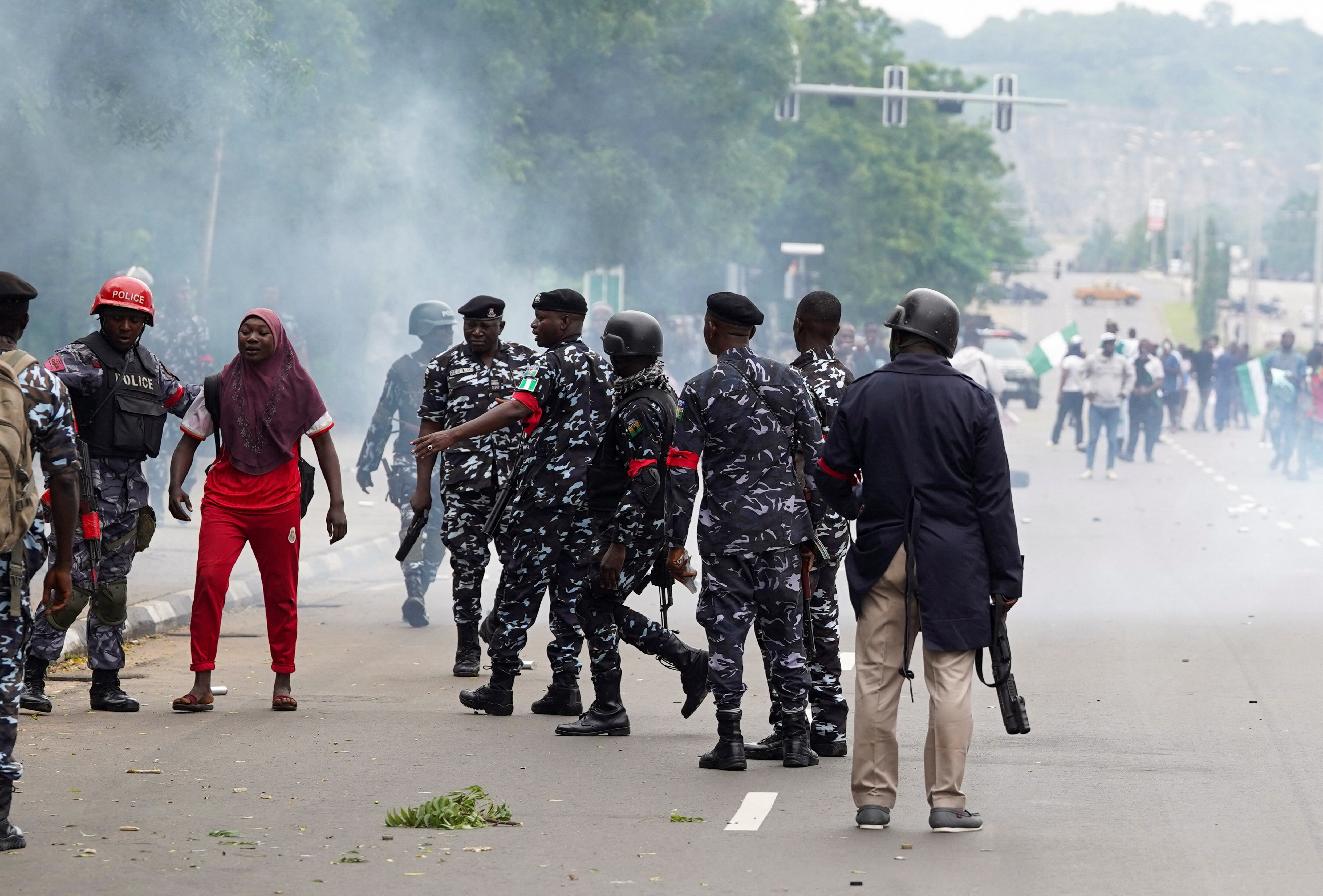 Nigerians begin protests against economic hardship