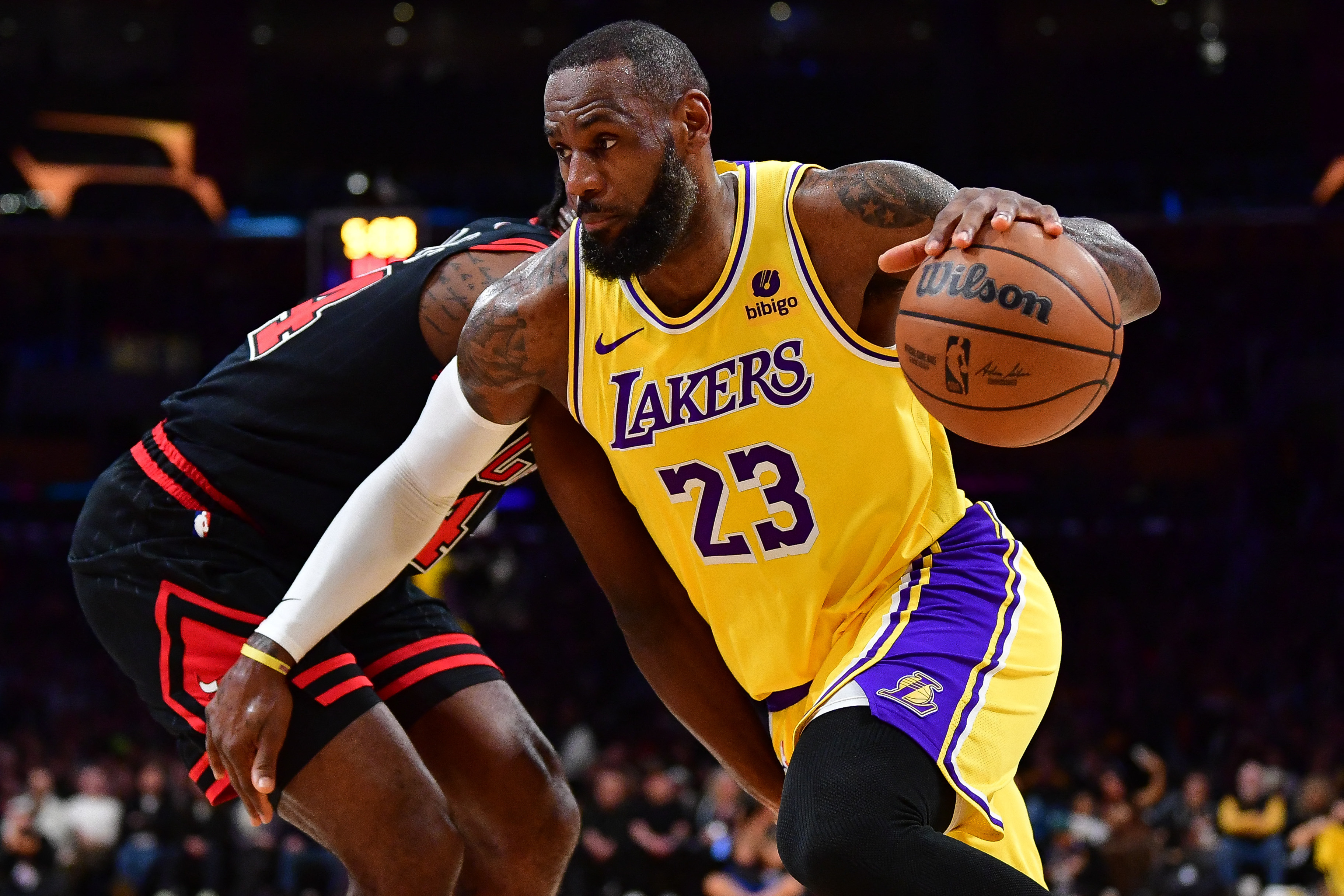 Disappointing Lakers, Warriors renew acquaintances