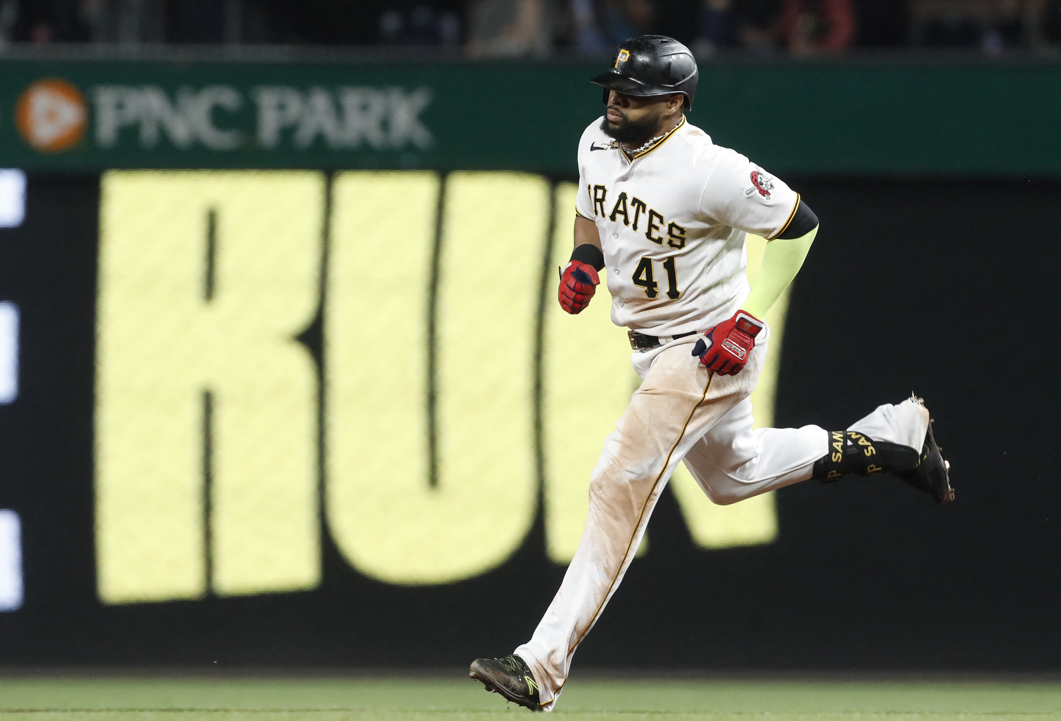 Will Boston Red Sox keep wearing yellow and blue uniforms during winning  streak? 'We have some smart people,' Xander Bogaerts says 