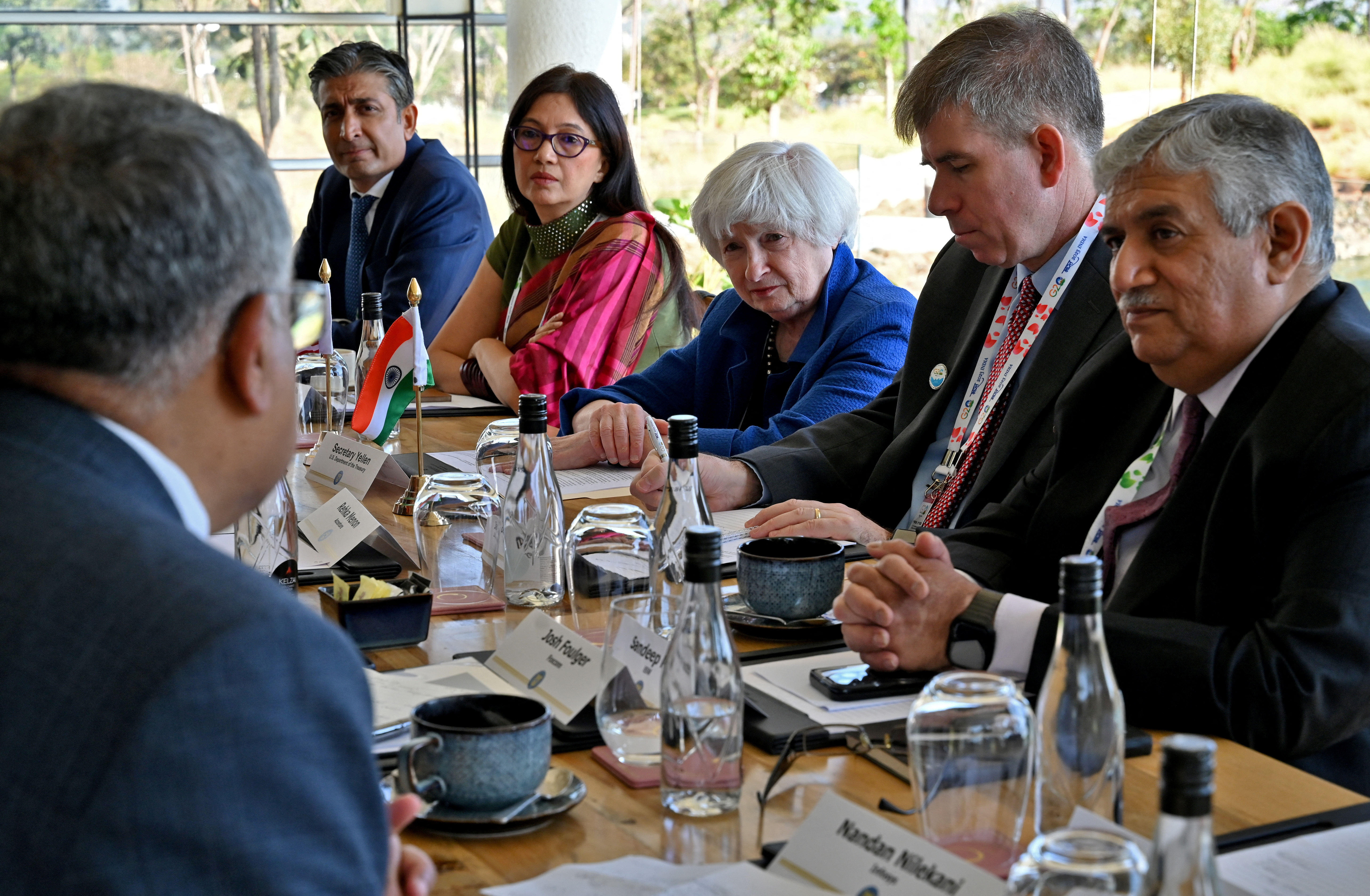 Secretarul Trezoreriei SUA, Yellen, în timpul mesei rotunde cu liderii tehnologici ai Indiei la periferia orașului Bengaluru