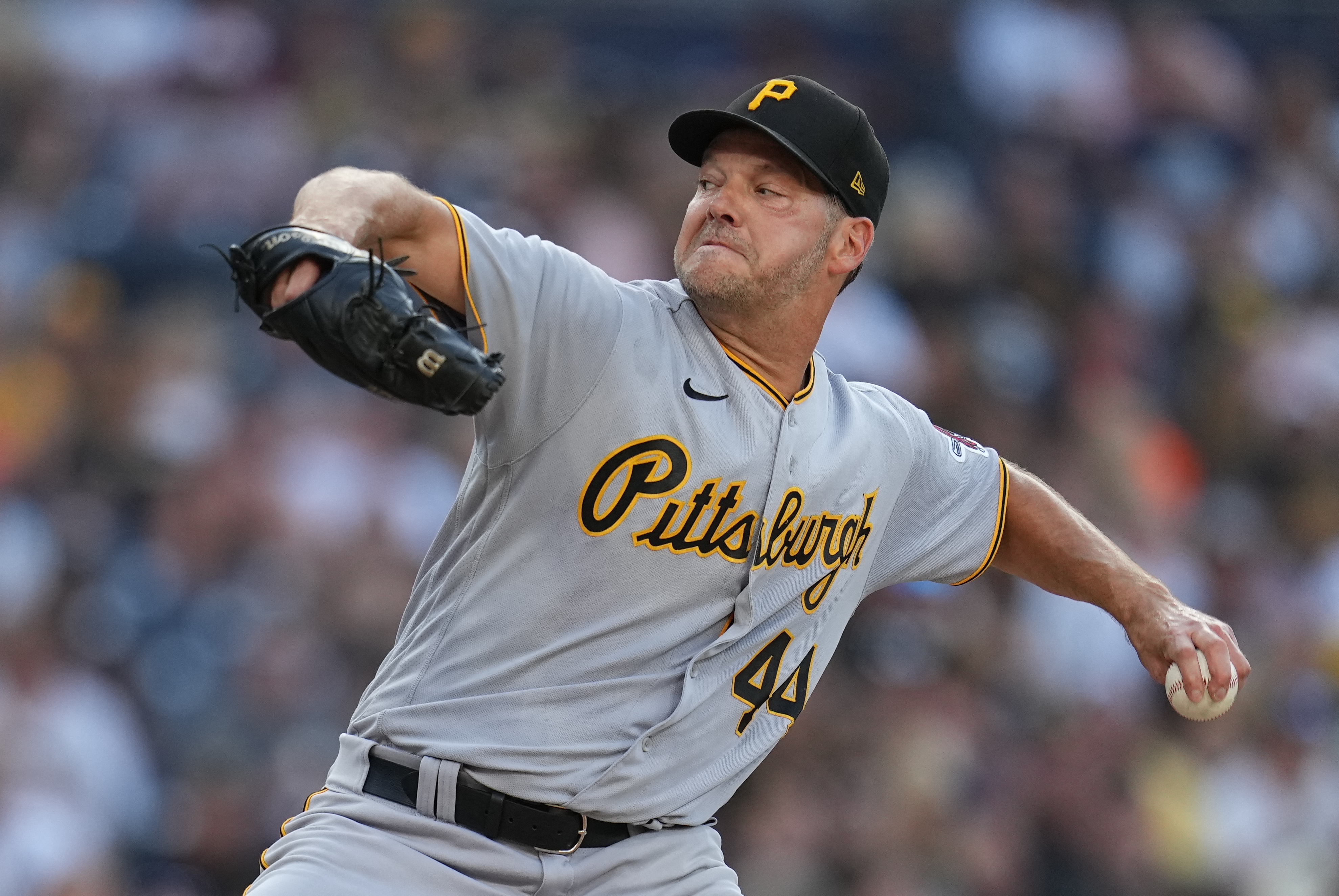 Pirates defeat Padres 7-1, hand Friars fourth straight loss