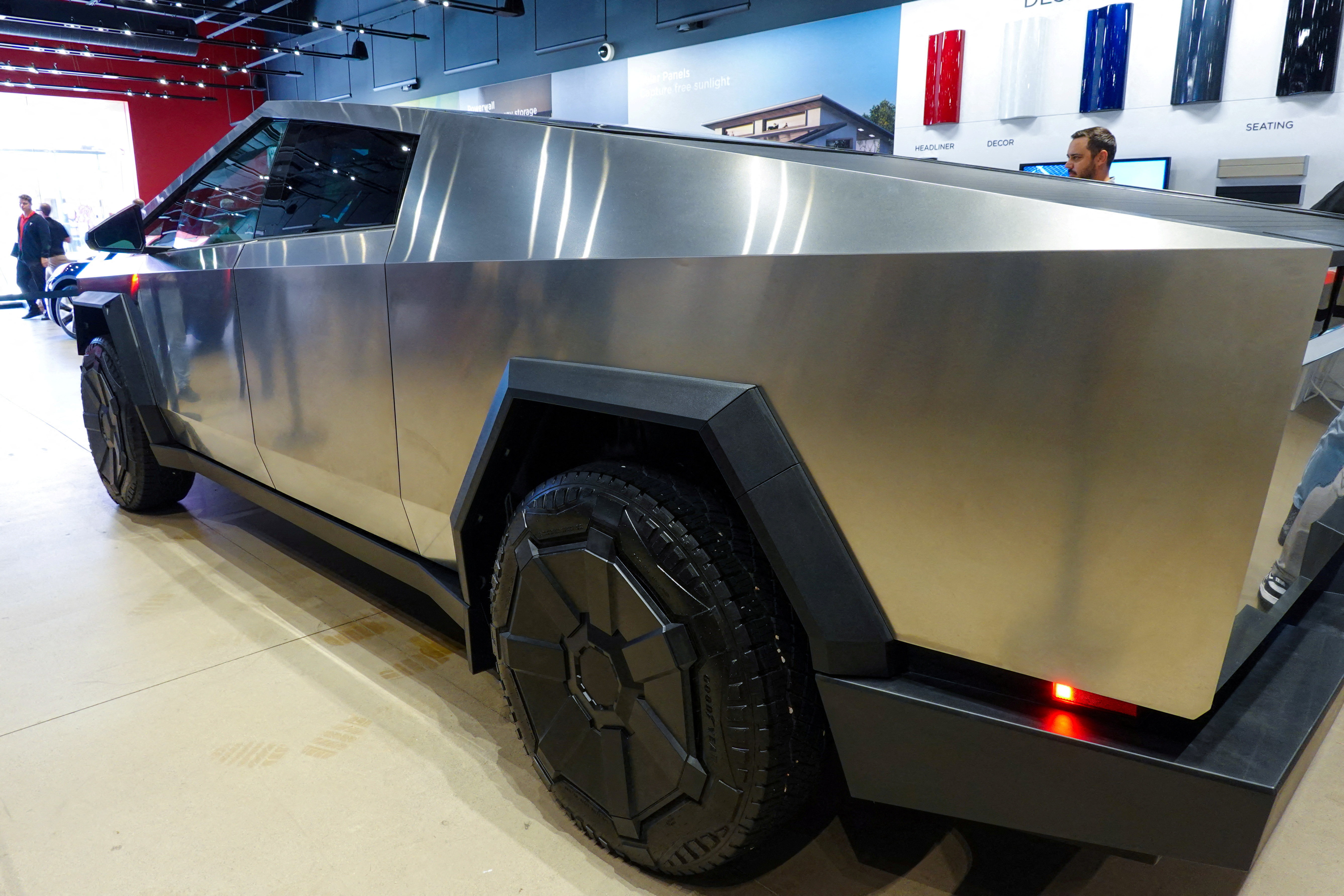 Tesla's Cybertruck - top features and specifications