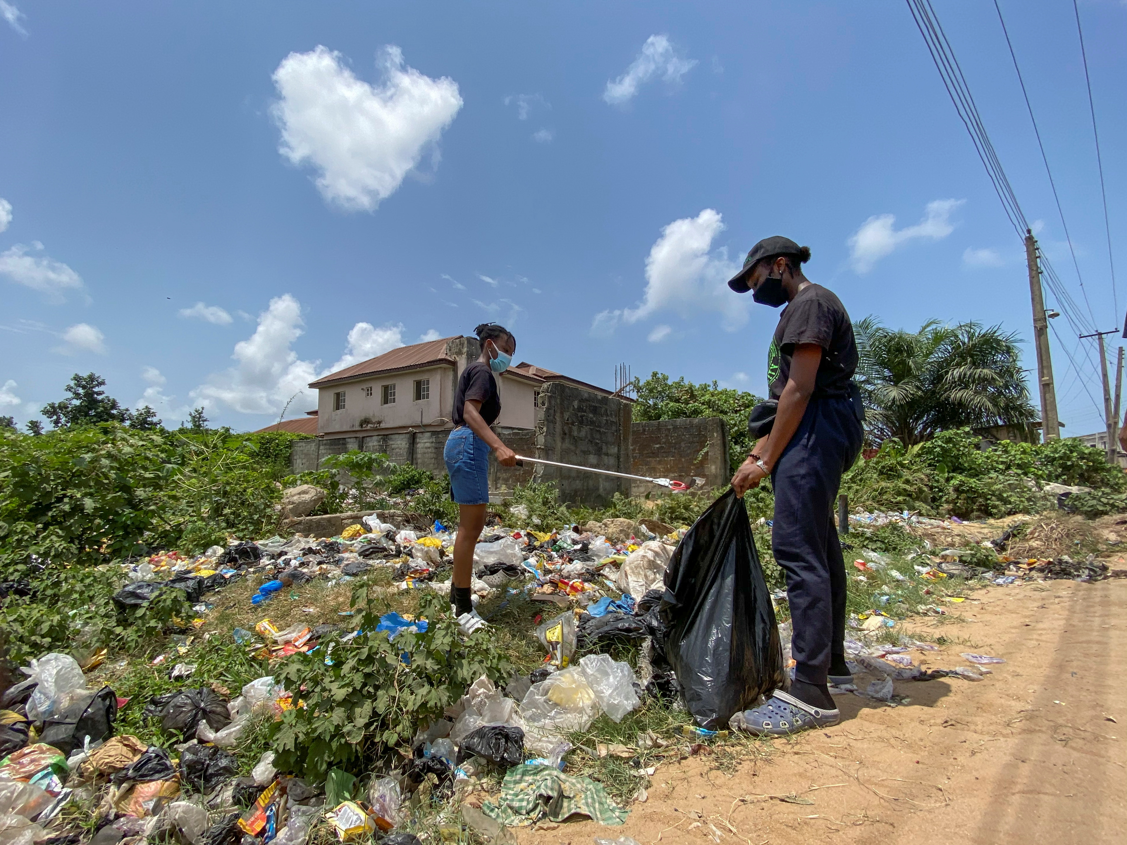 Nigerian teens create fashion from trash to fight pollution