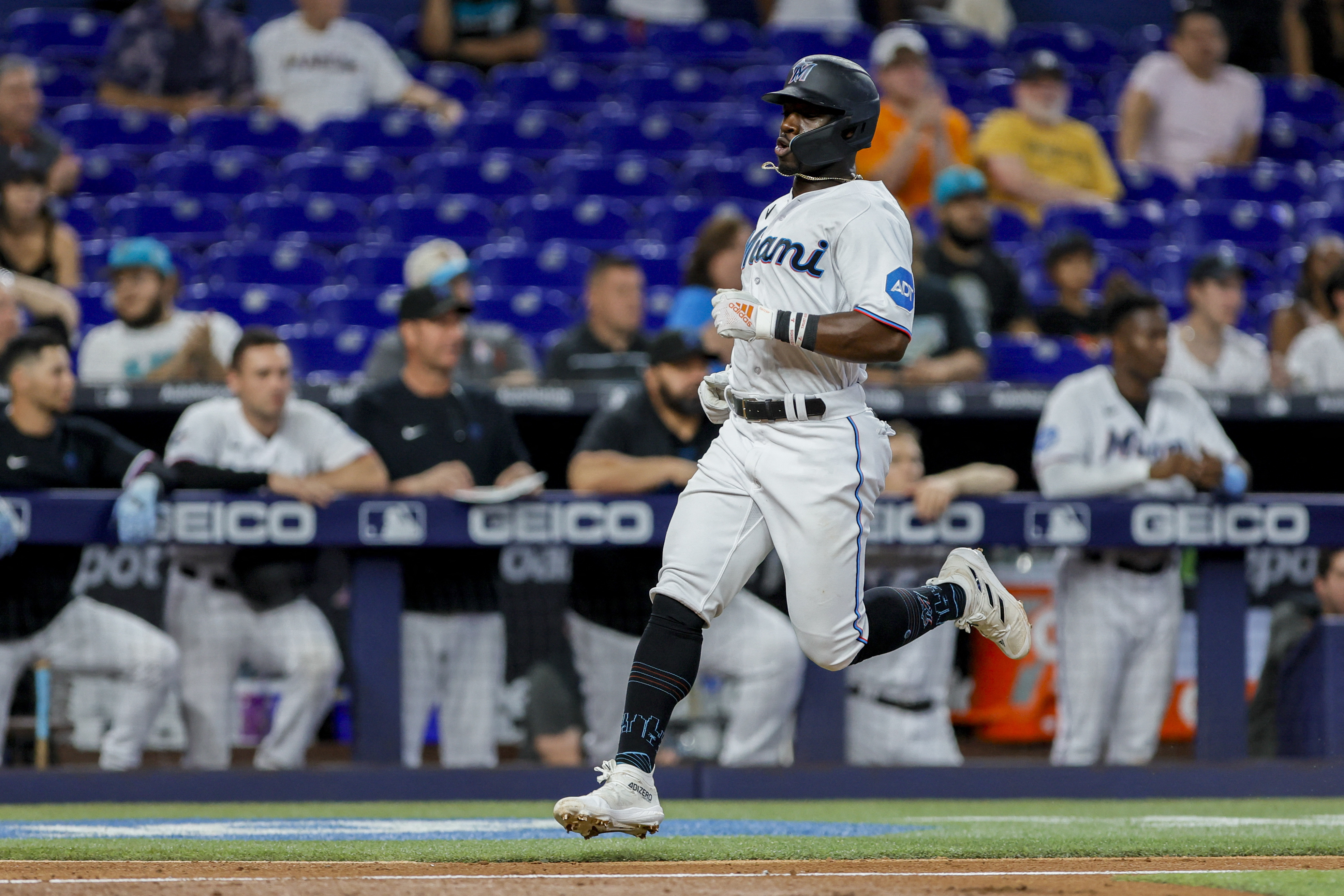 Blue Jays rough up Sandy Alcantara in 6-3 win over Marlins