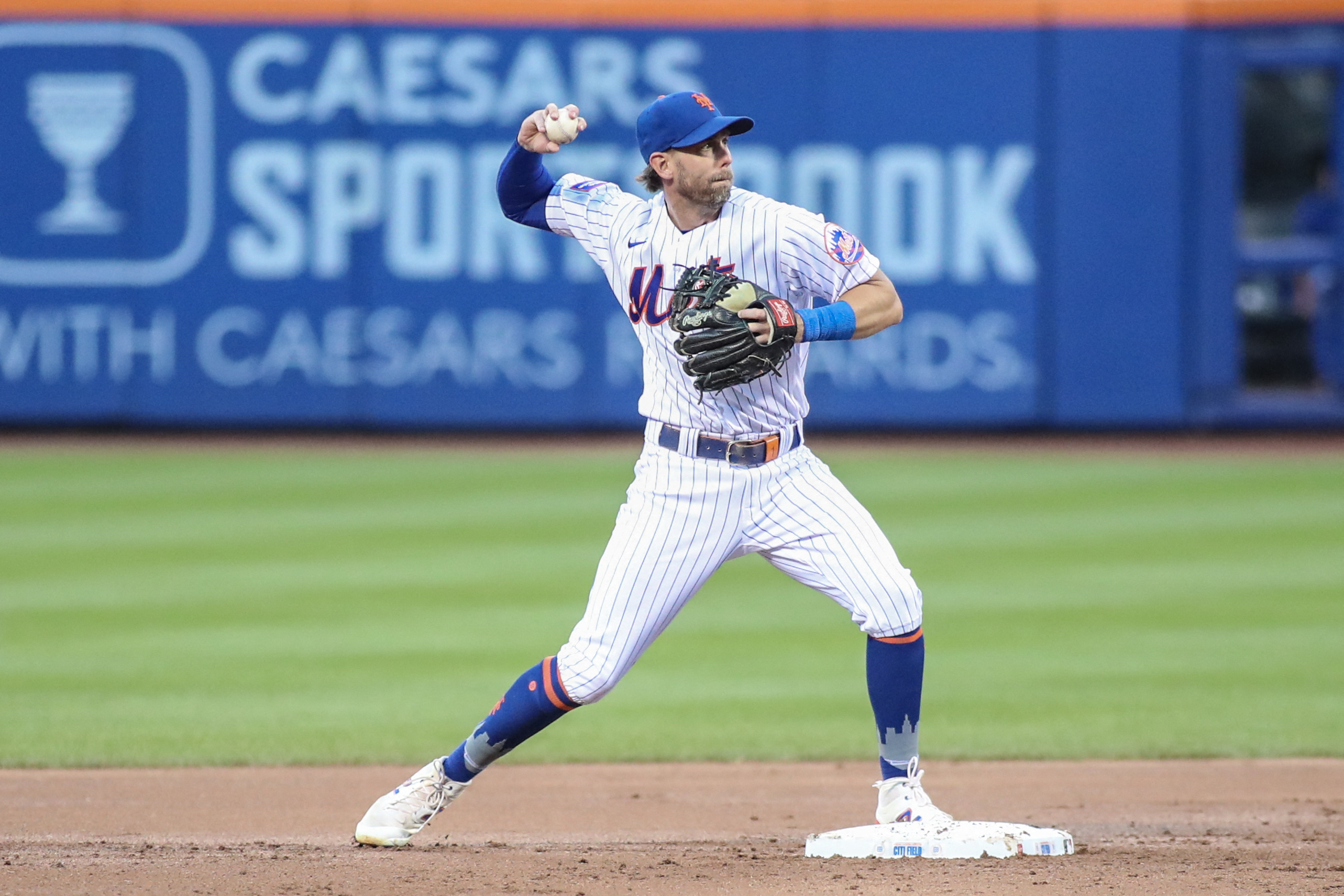 Mets nip Braves to avoid four-game sweep | Reuters