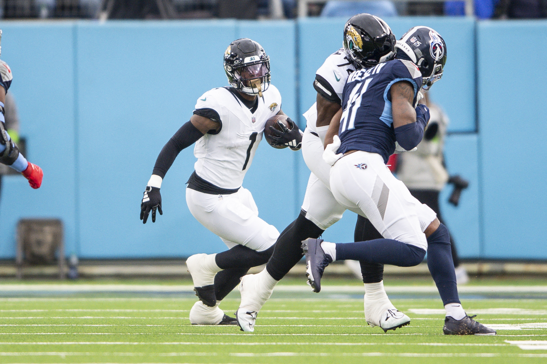 Titans Finish Strong, Eliminate Jaguars From Playoffs | Reuters