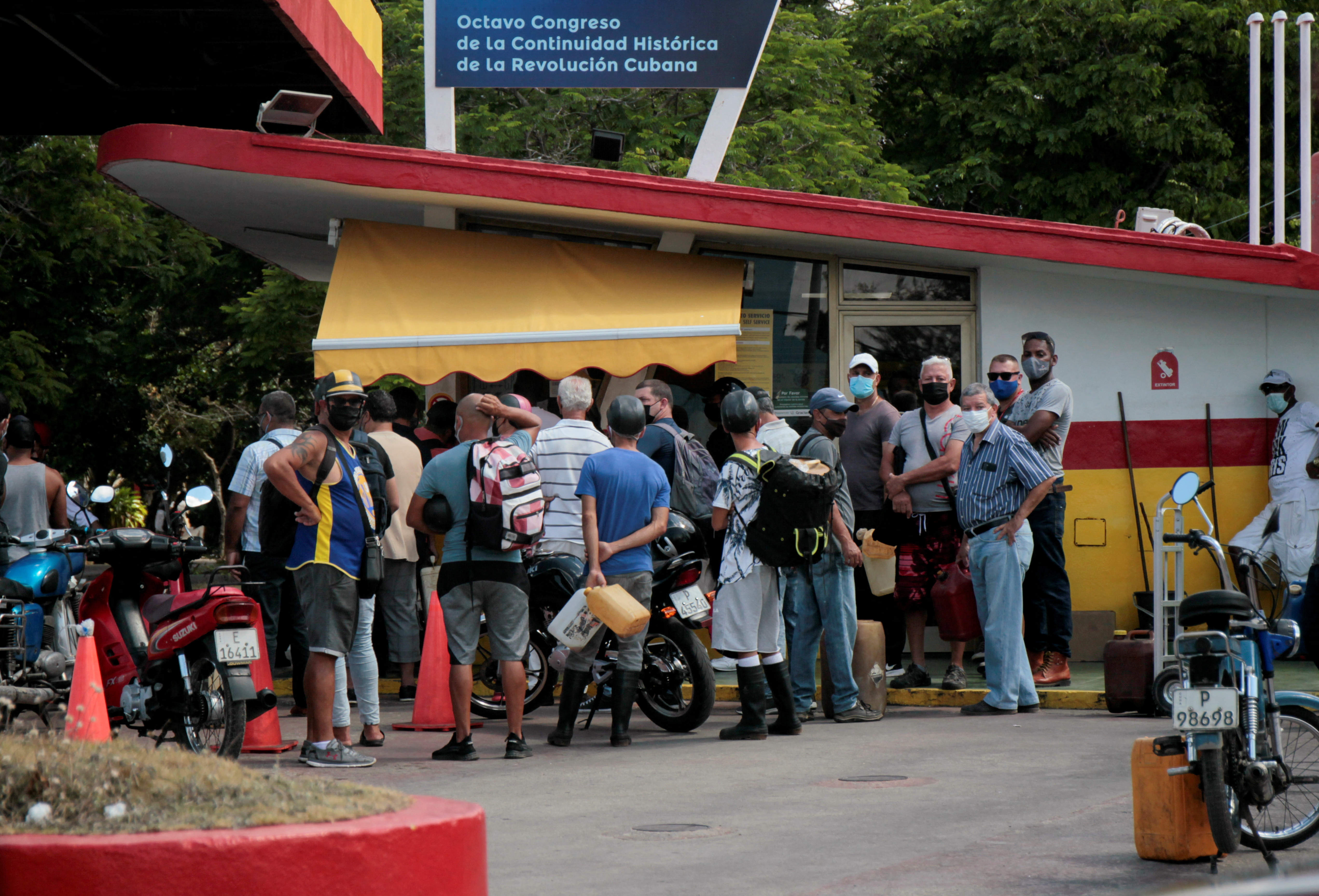 People line up for gas in Havana